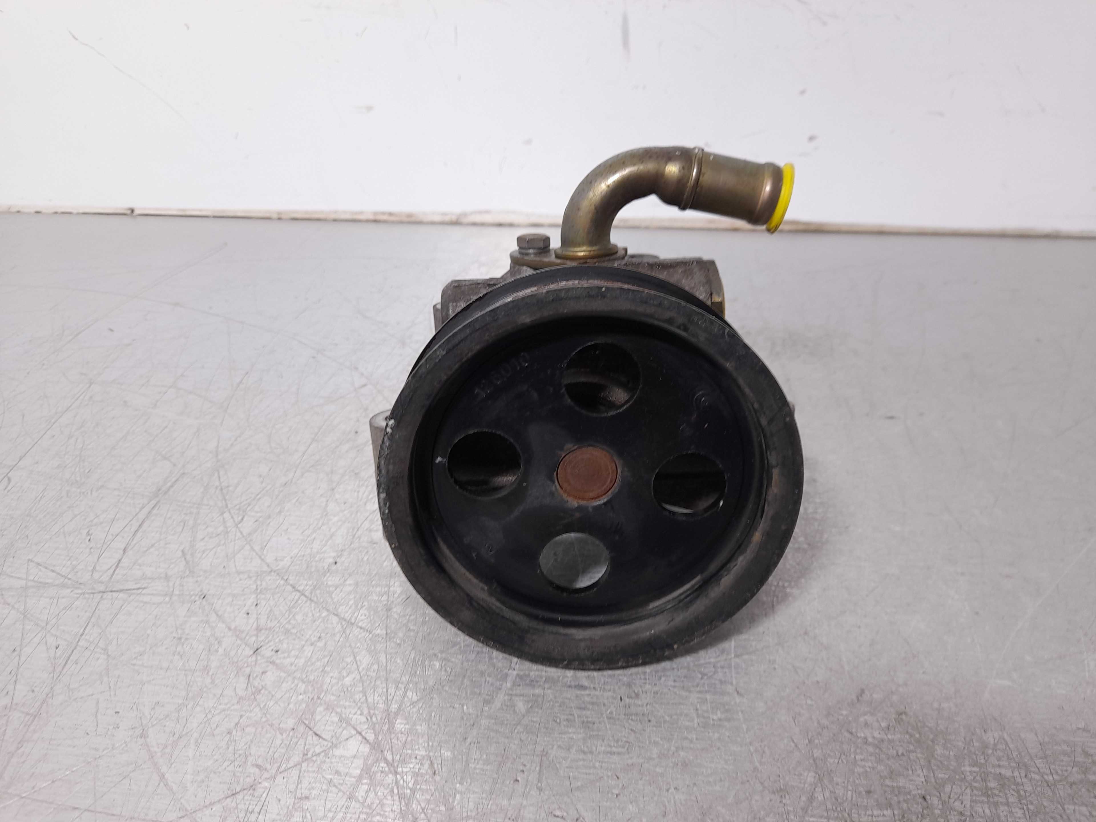 Recambio de bomba direccion para ford fiesta (cbk) ambiente referencia OEM IAM 2S6C3A656  