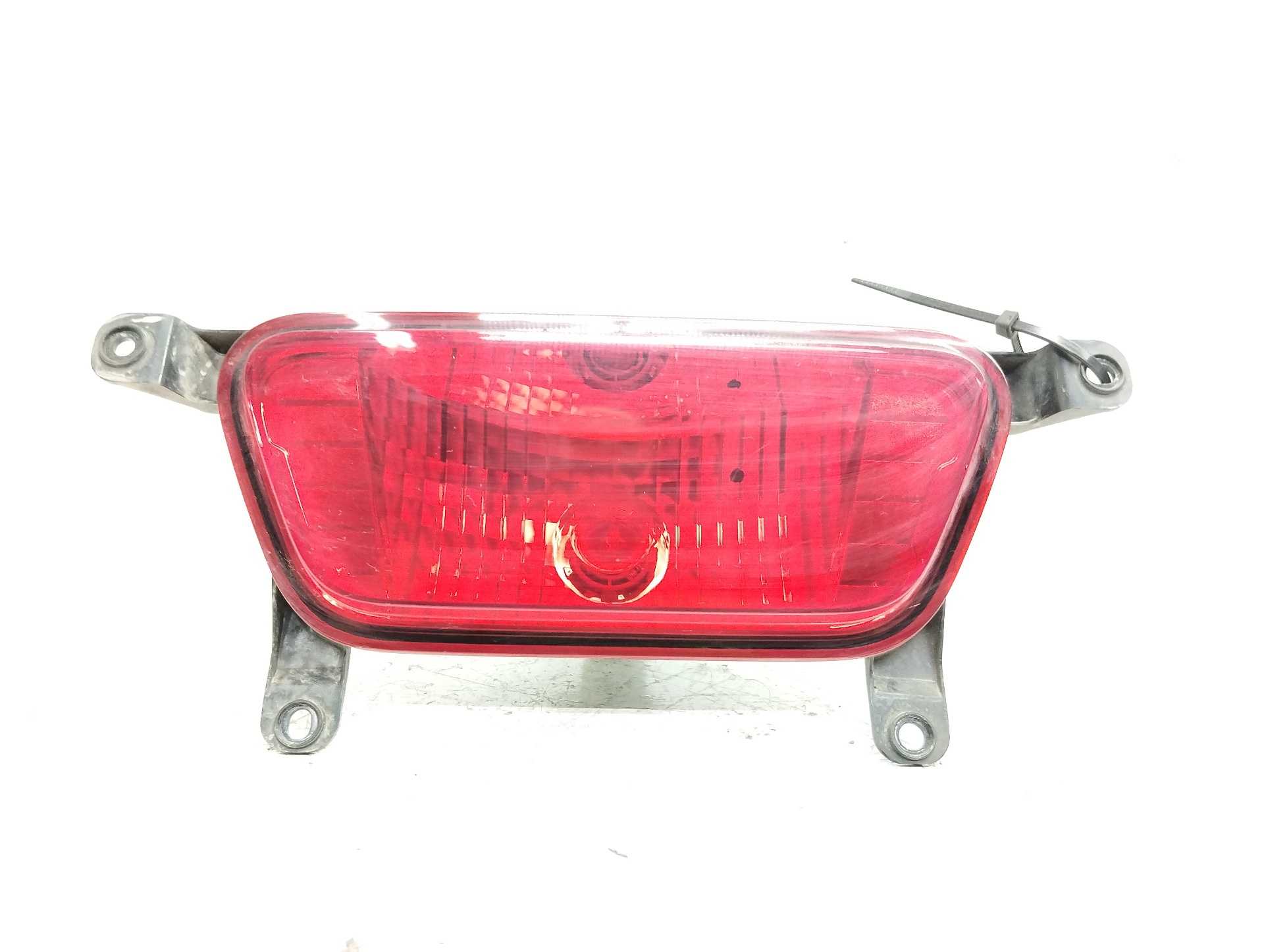 Recambio de faro antiniebla trasero central para ssangyong tivoli crystal 4x2 referencia OEM IAM 8386035000  