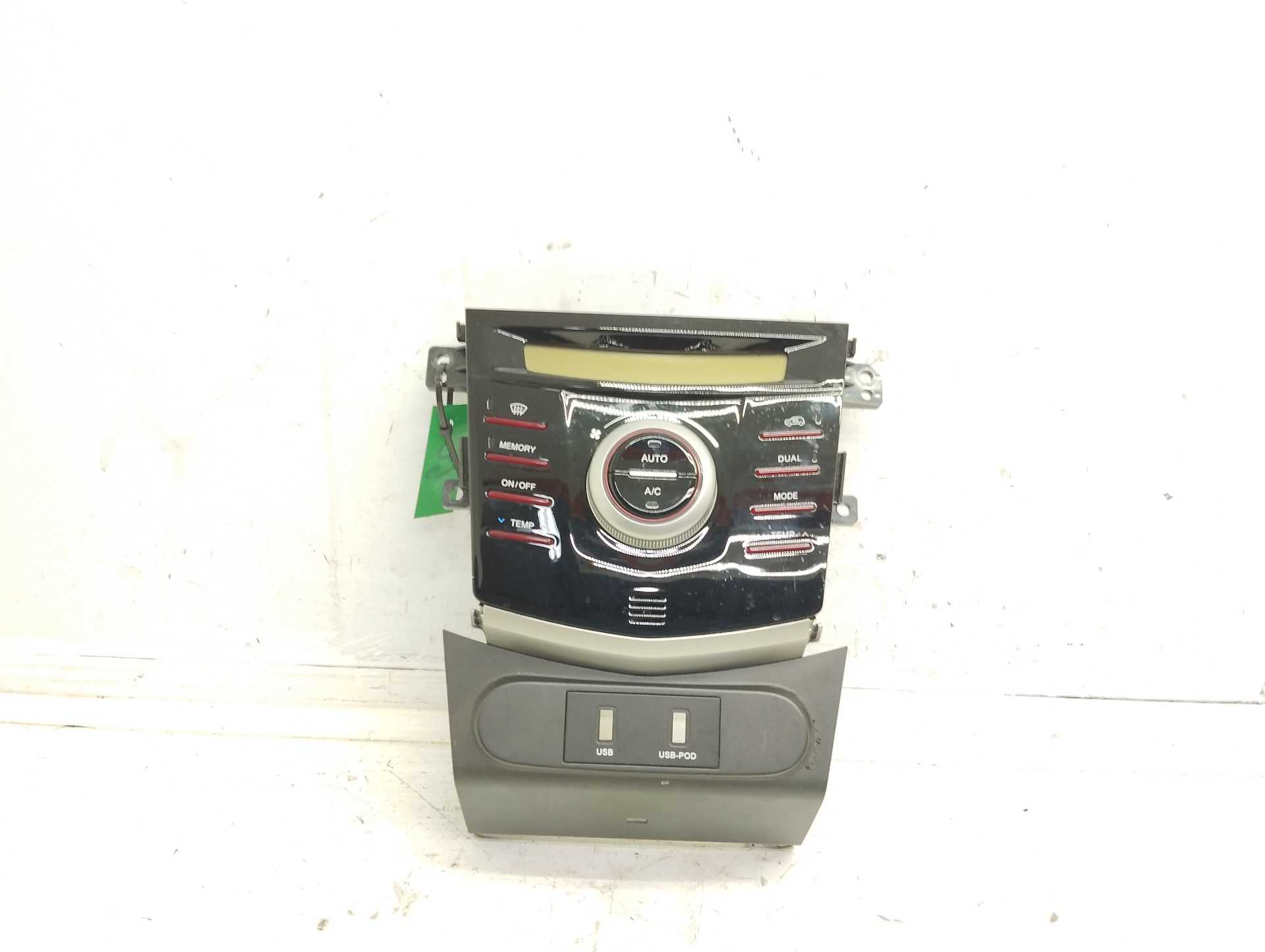 Recambio de mando climatizador para ssangyong tivoli crystal 4x2 referencia OEM IAM 6872035000  