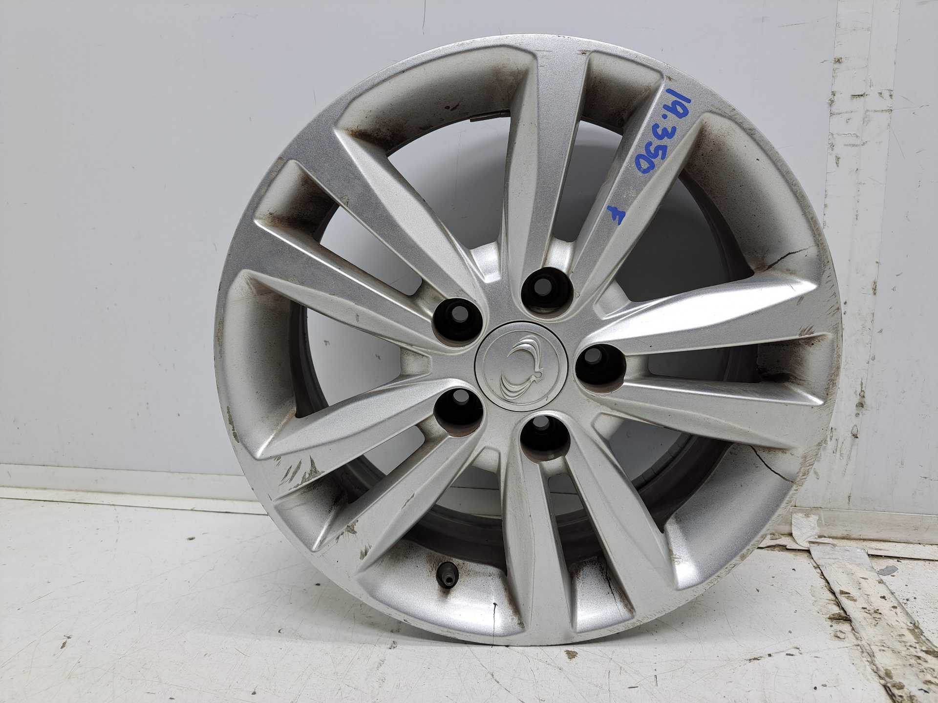 Recambio de llanta para ssangyong tivoli crystal 4x2 referencia OEM IAM R16 4173035100 
