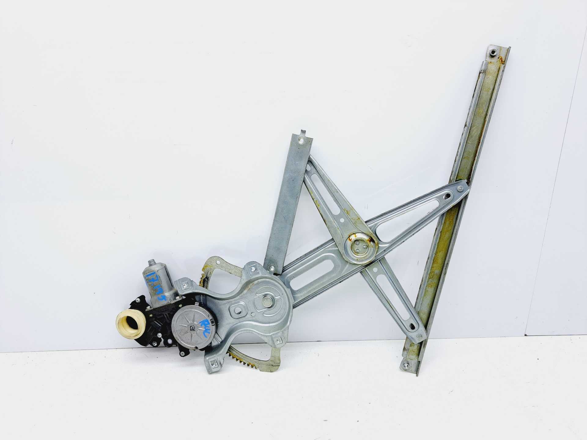 Recambio de elevalunas delantero derecho para toyota avensis (t27) 2.0 d-4d cat referencia OEM IAM 8570102010 961920101 DENSO