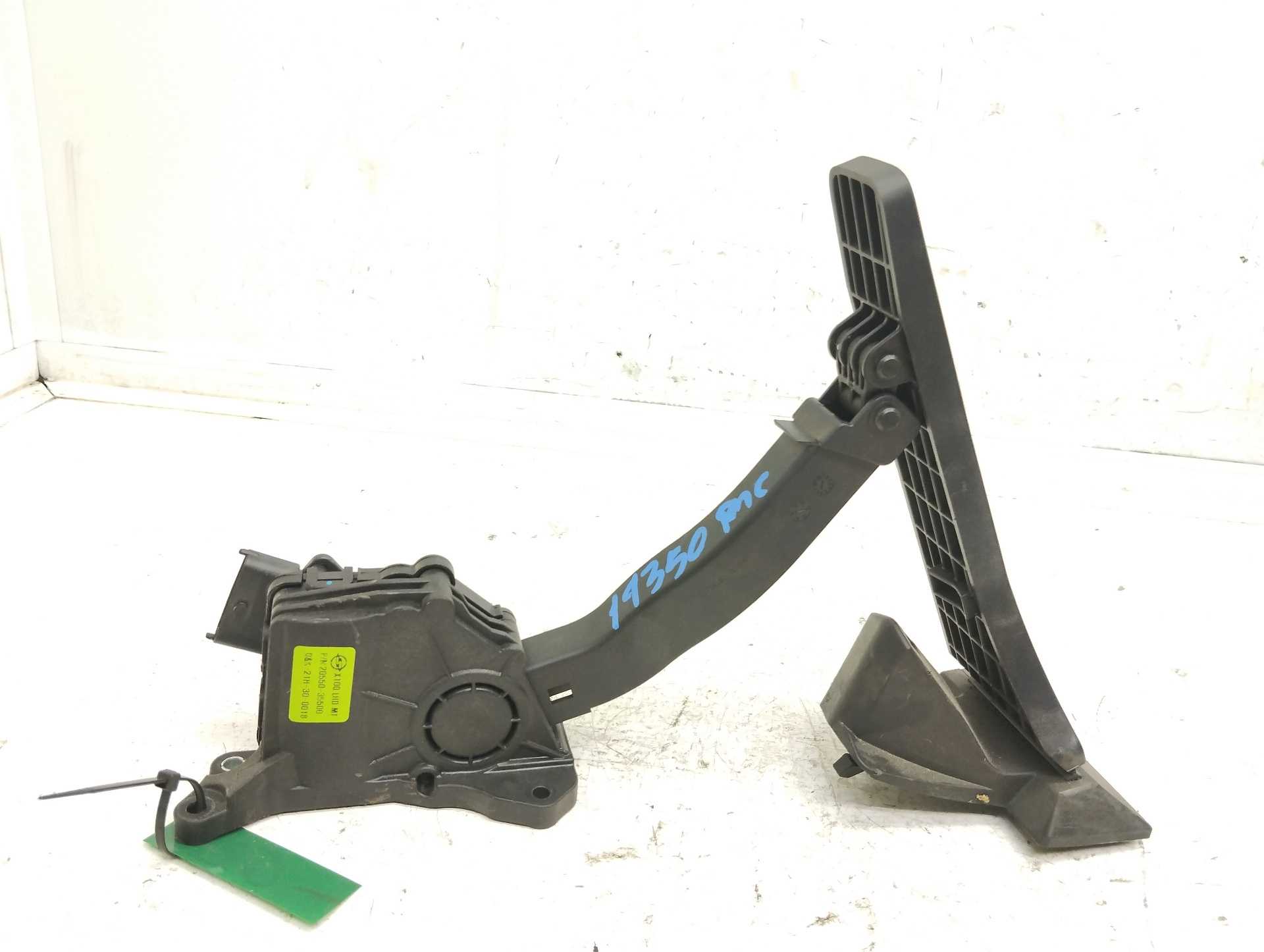 Recambio de pedal acelerador para ssangyong tivoli crystal 4x2 referencia OEM IAM 2055035500  