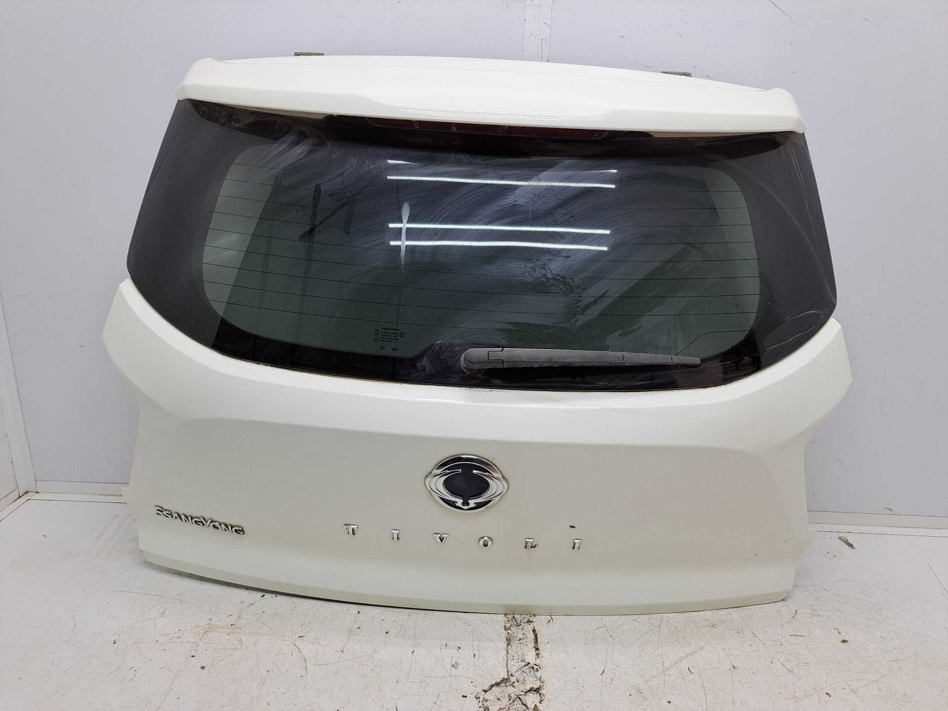 Recambio de porton trasero para ssangyong tivoli crystal 4x2 referencia OEM IAM   
