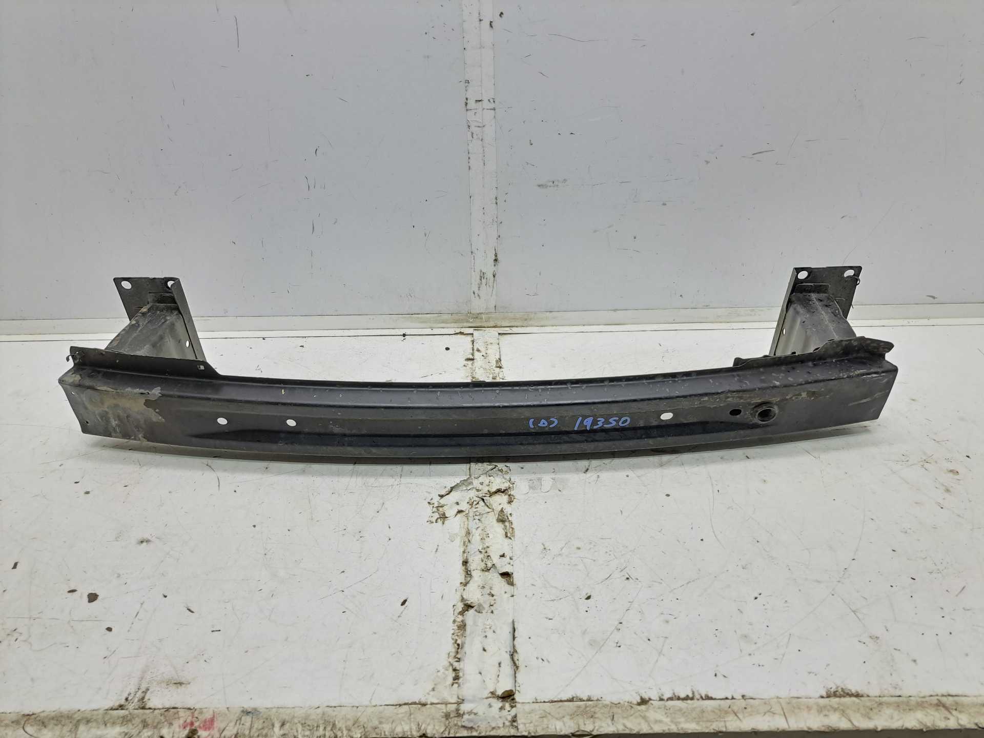 Recambio de refuerzo paragolpes delantero para ssangyong tivoli crystal 4x2 referencia OEM IAM   