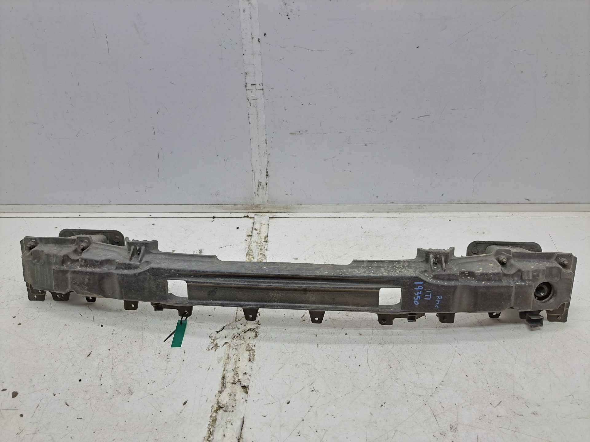 Recambio de refuerzo paragolpes trasero para ssangyong tivoli crystal 4x2 referencia OEM IAM 78841-85000 7884185000 