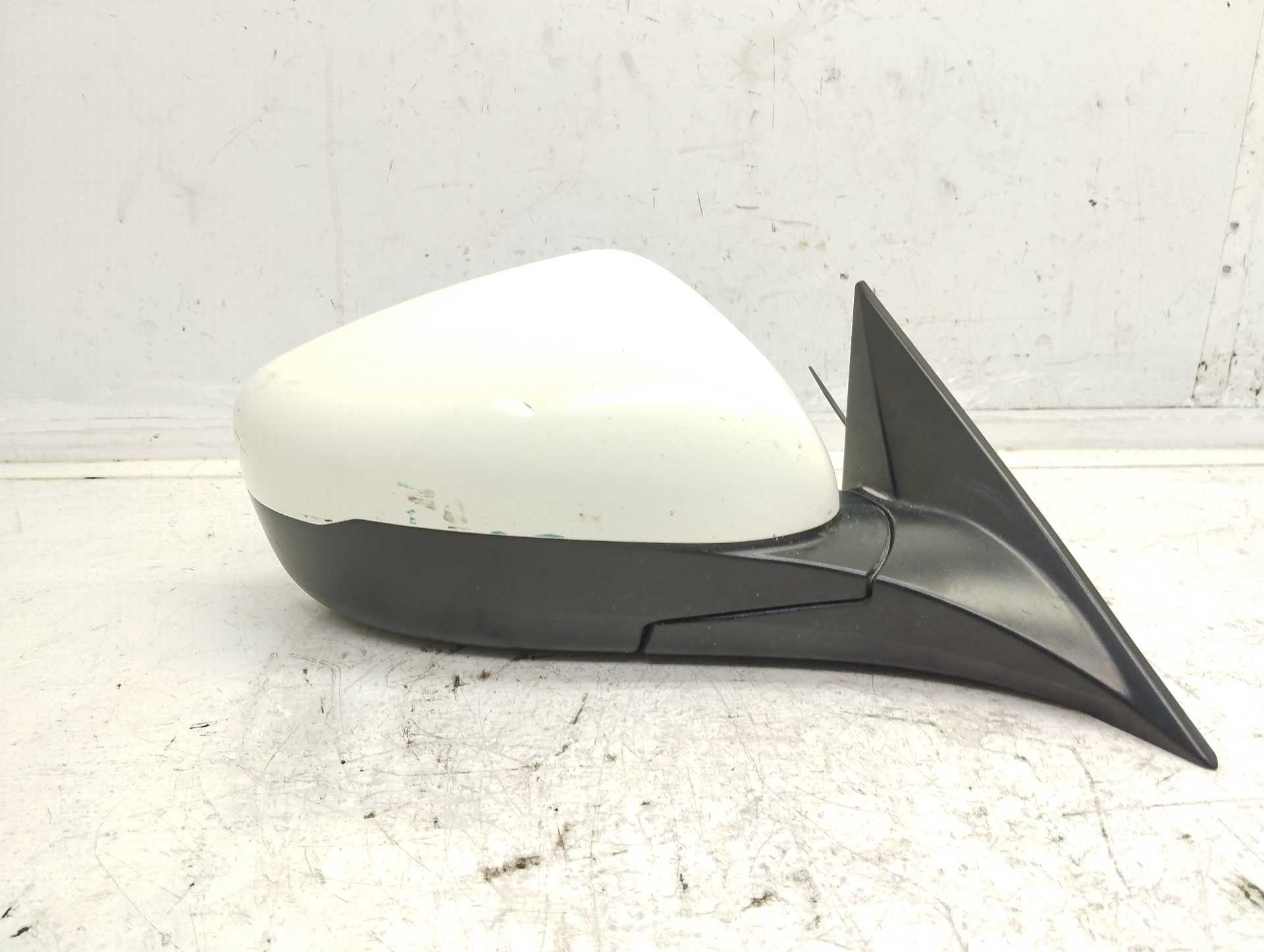 Recambio de retrovisor derecho para ssangyong tivoli crystal 4x2 referencia OEM IAM E4044628  