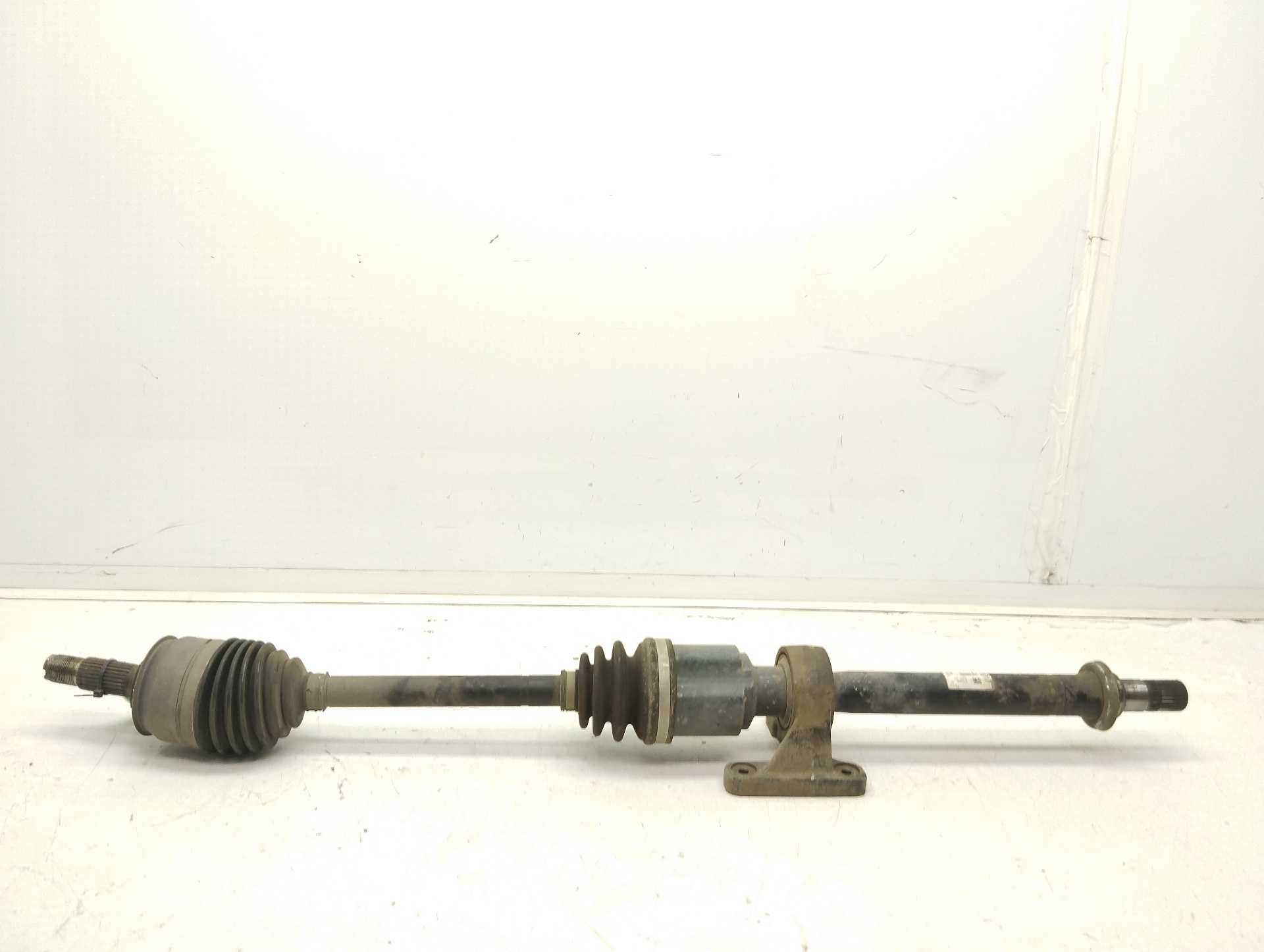 Recambio de transmision delantera derecha para ssangyong tivoli crystal 4x2 referencia OEM IAM  4132035200 