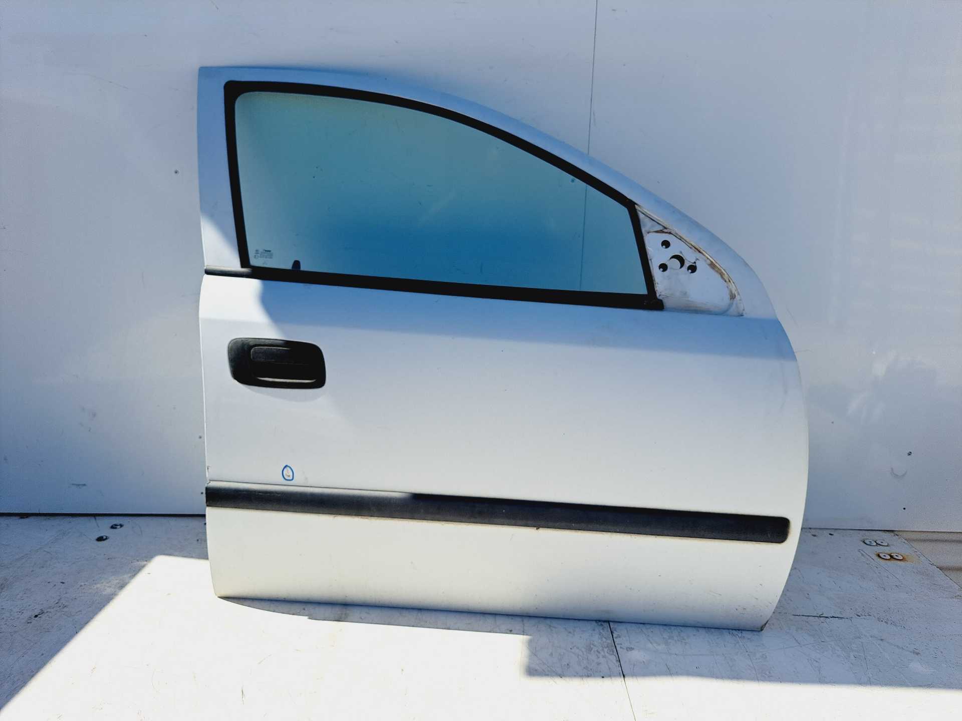 Recambio de puerta delantera derecha para opel astra g berlina club referencia OEM IAM   