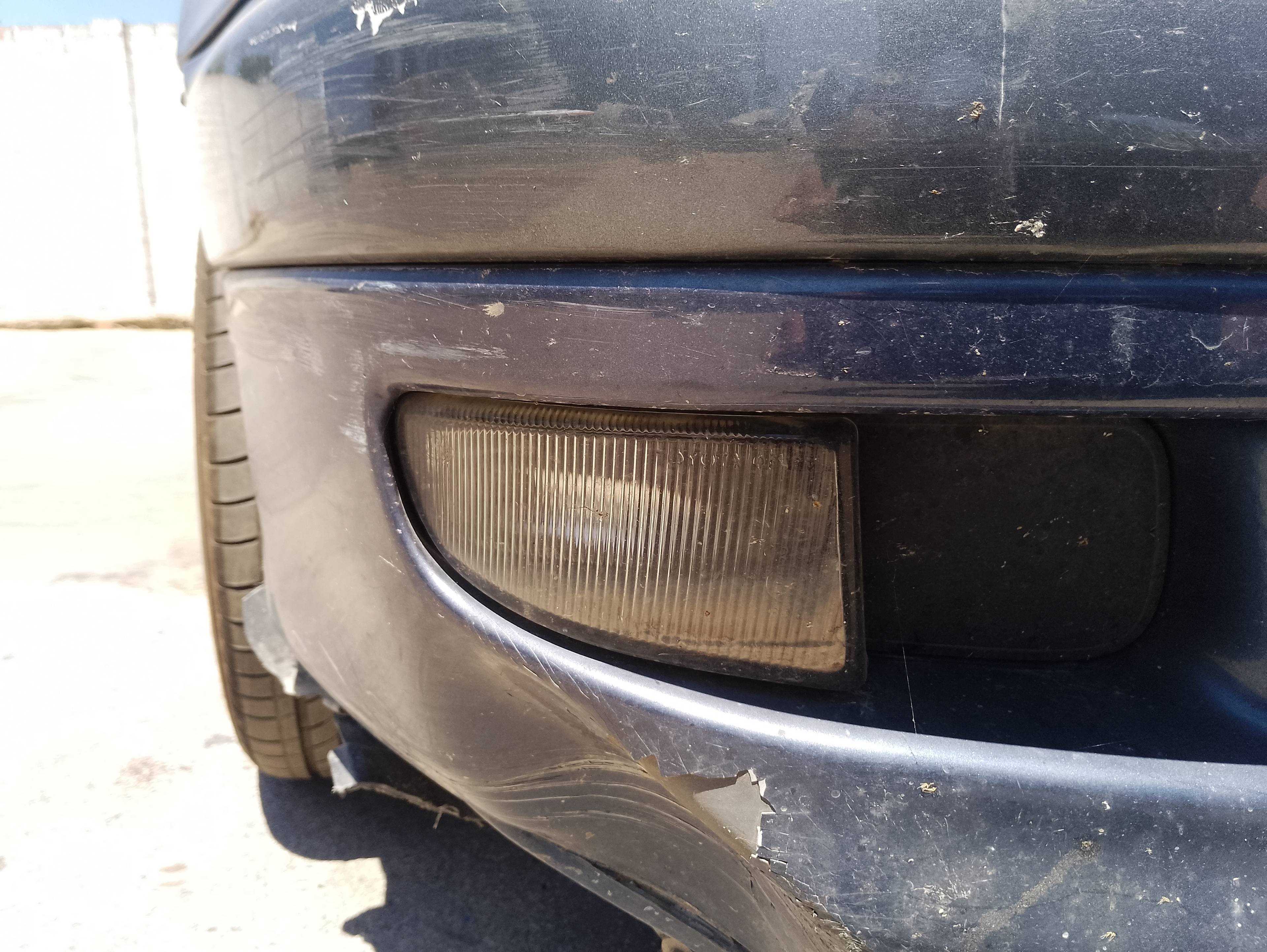 Recambio de faro antiniebla derecho para toyota avensis berlina (t 22) 2.0 d4-d luna (5-ptas.) referencia OEM IAM   