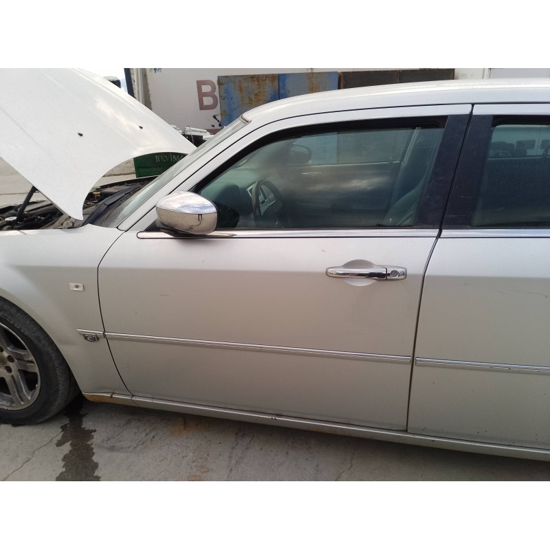Recambio de puerta delantera izquierda para chrysler 300 c 3.0 crd referencia OEM IAM   