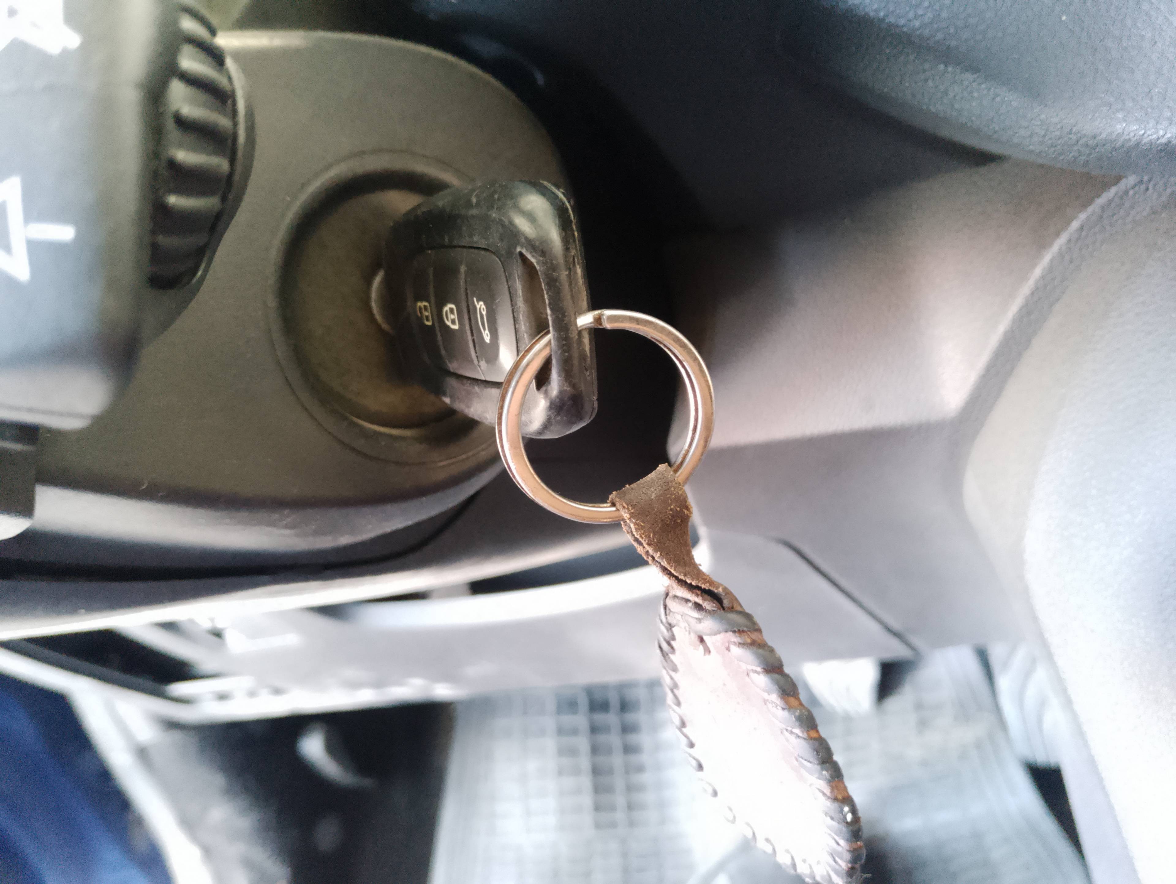 Recambio de conmutador de arranque para dacia sandero iii essential referencia OEM IAM 487008966R  