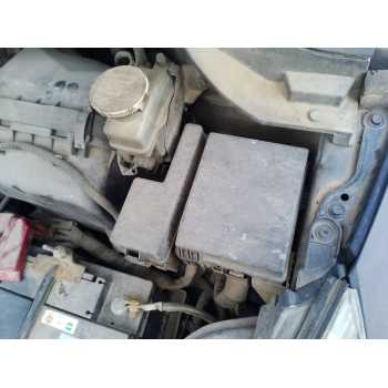 CAJA RELES / FUSIBLES 