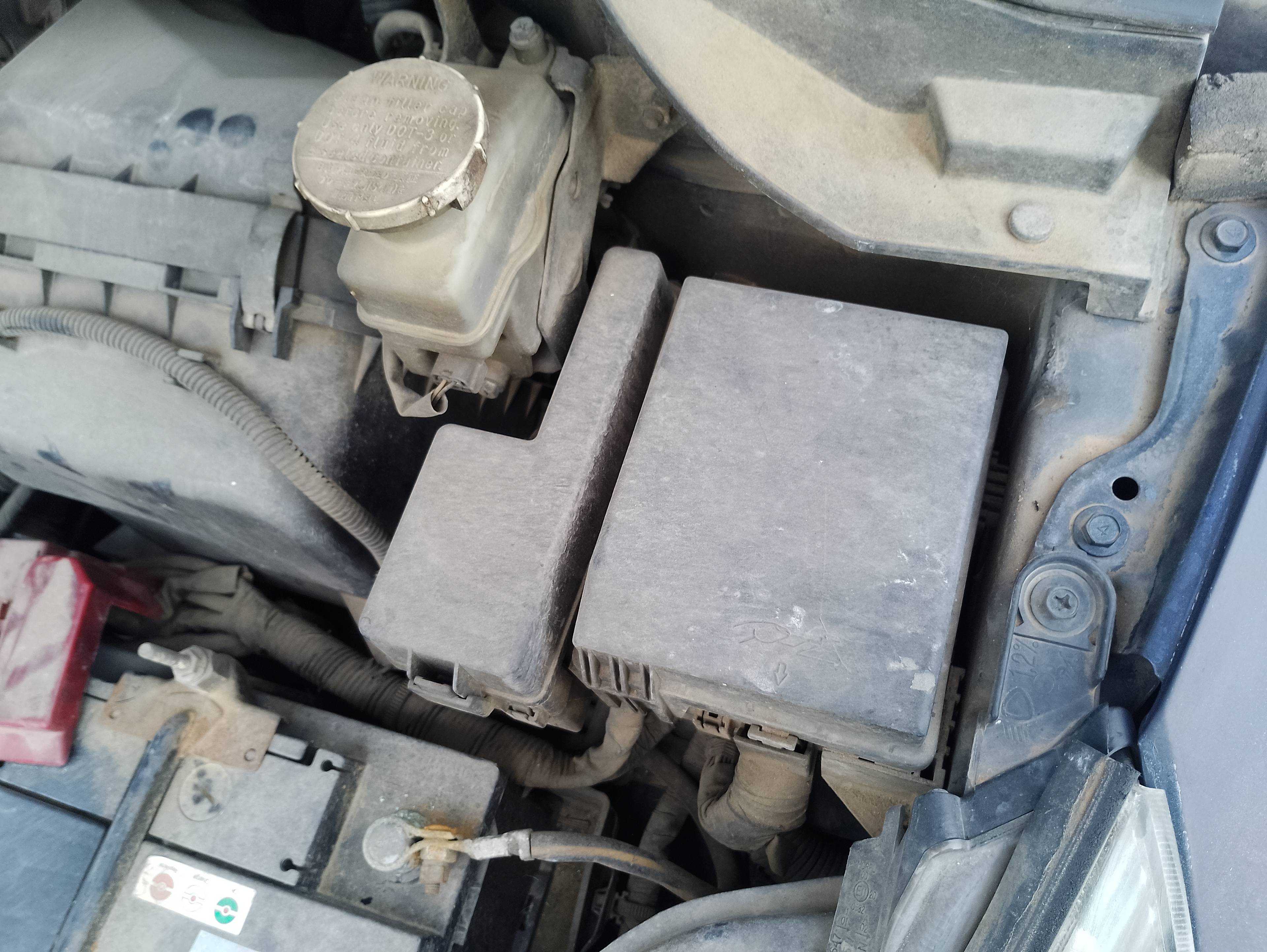 Recambio de caja reles / fusibles para mitsubishi grandis (na0w) 2.0 di-d inform referencia OEM IAM   