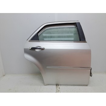 Recambio de puerta trasera derecha para chrysler 300 c 3.0 crd referencia OEM IAM   