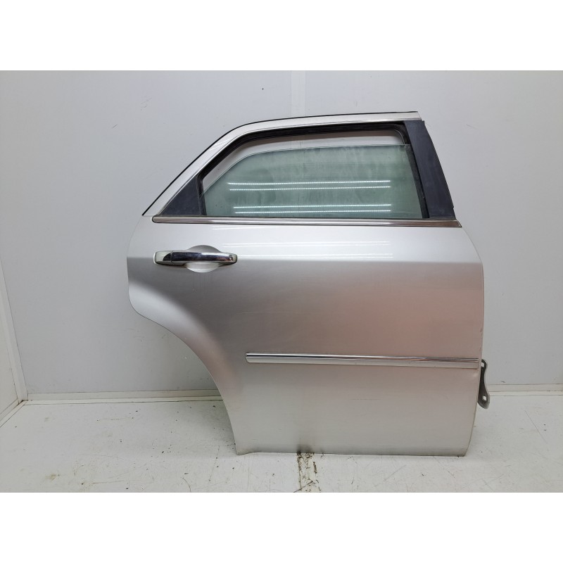 Recambio de puerta trasera derecha para chrysler 300 c 3.0 crd referencia OEM IAM   