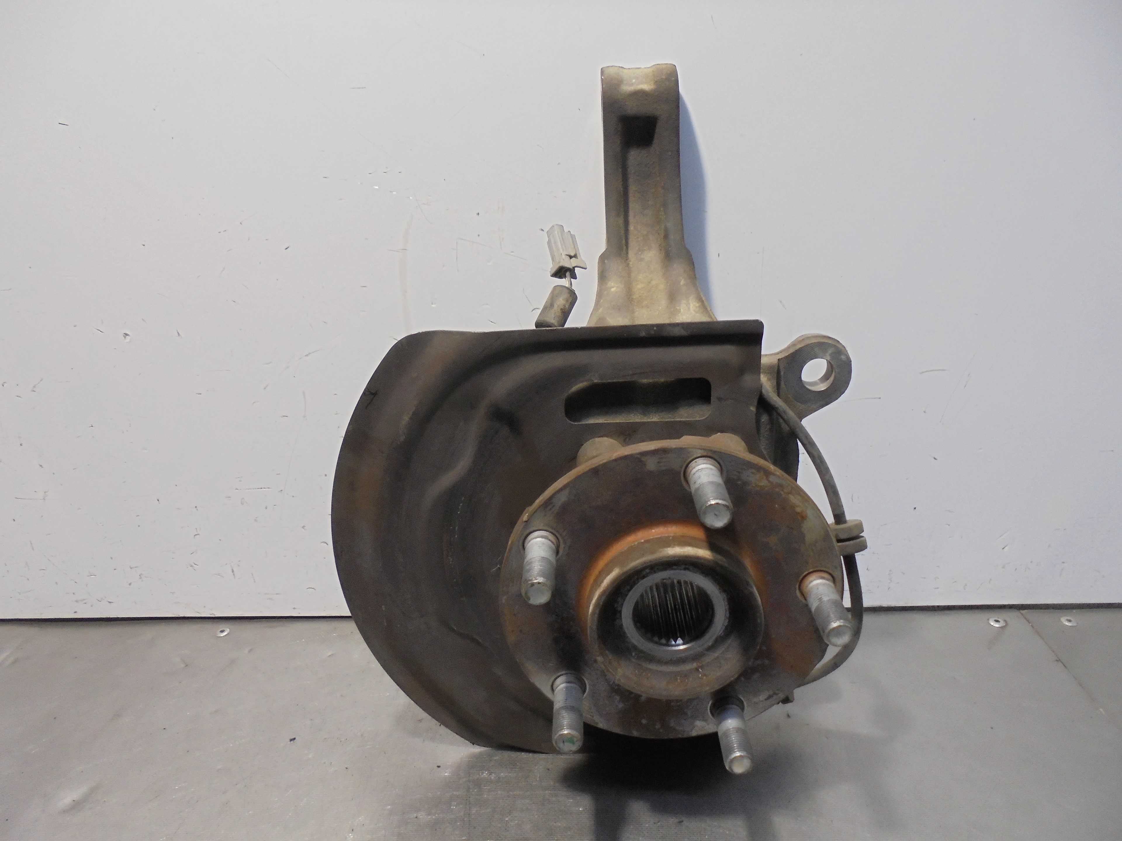 Recambio de mangueta delantera derecha para nissan qashqai (j10) acenta referencia OEM IAM 40014JD040  