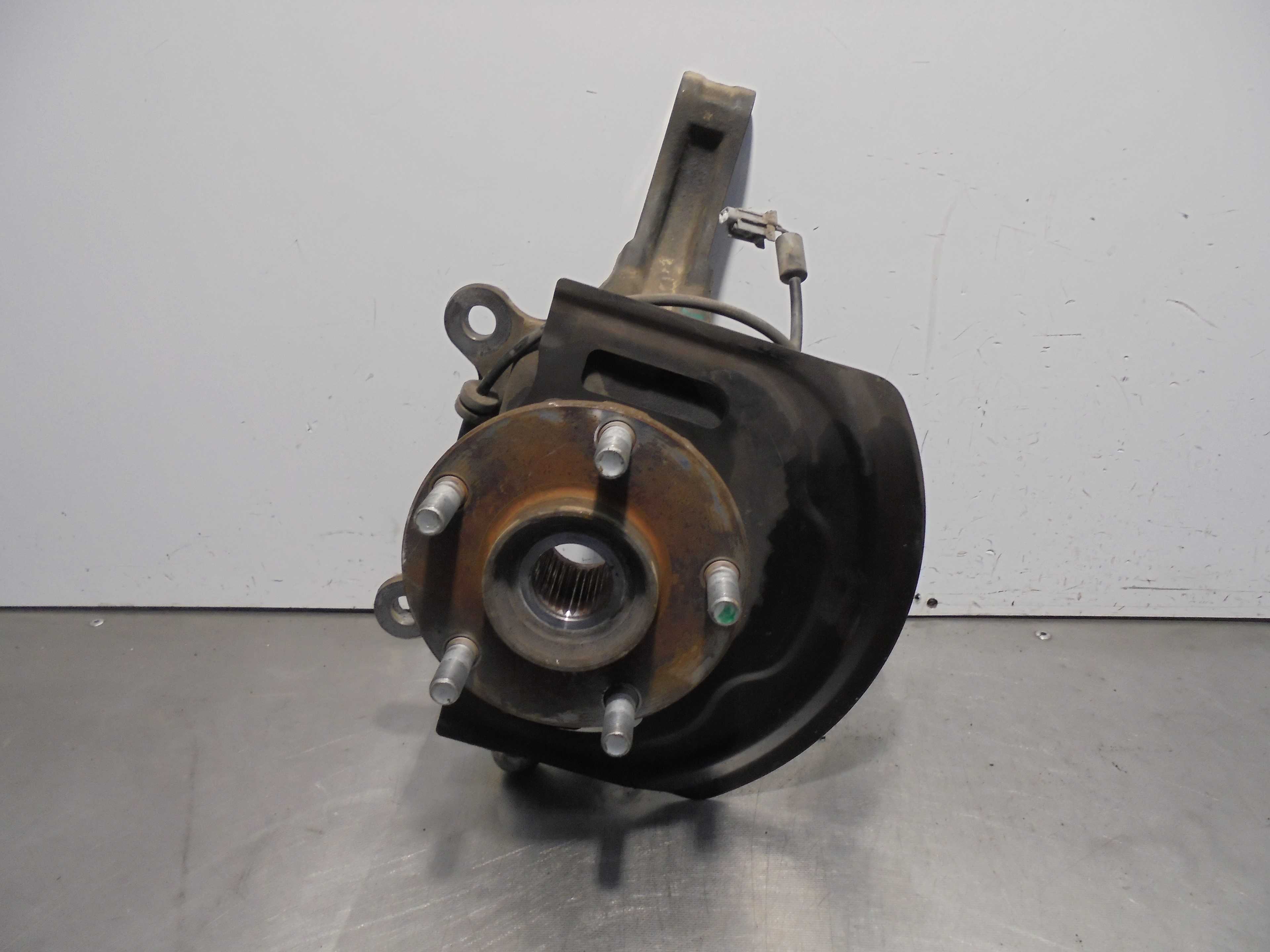 Recambio de mangueta delantera izquierda para nissan qashqai (j10) acenta referencia OEM IAM 40015JD040  