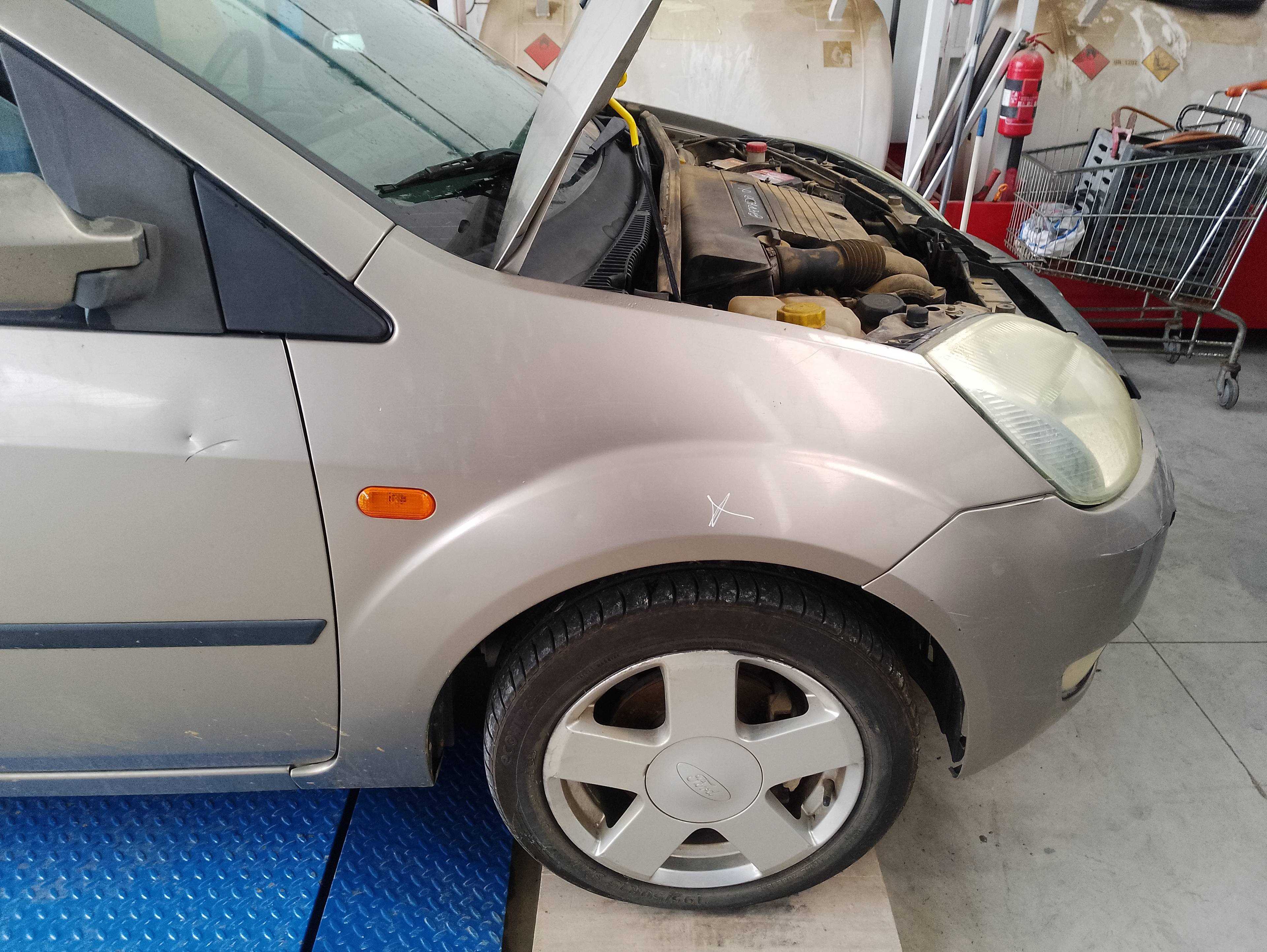Recambio de aleta delantera derecha para ford fiesta (cbk) ambiente referencia OEM IAM   