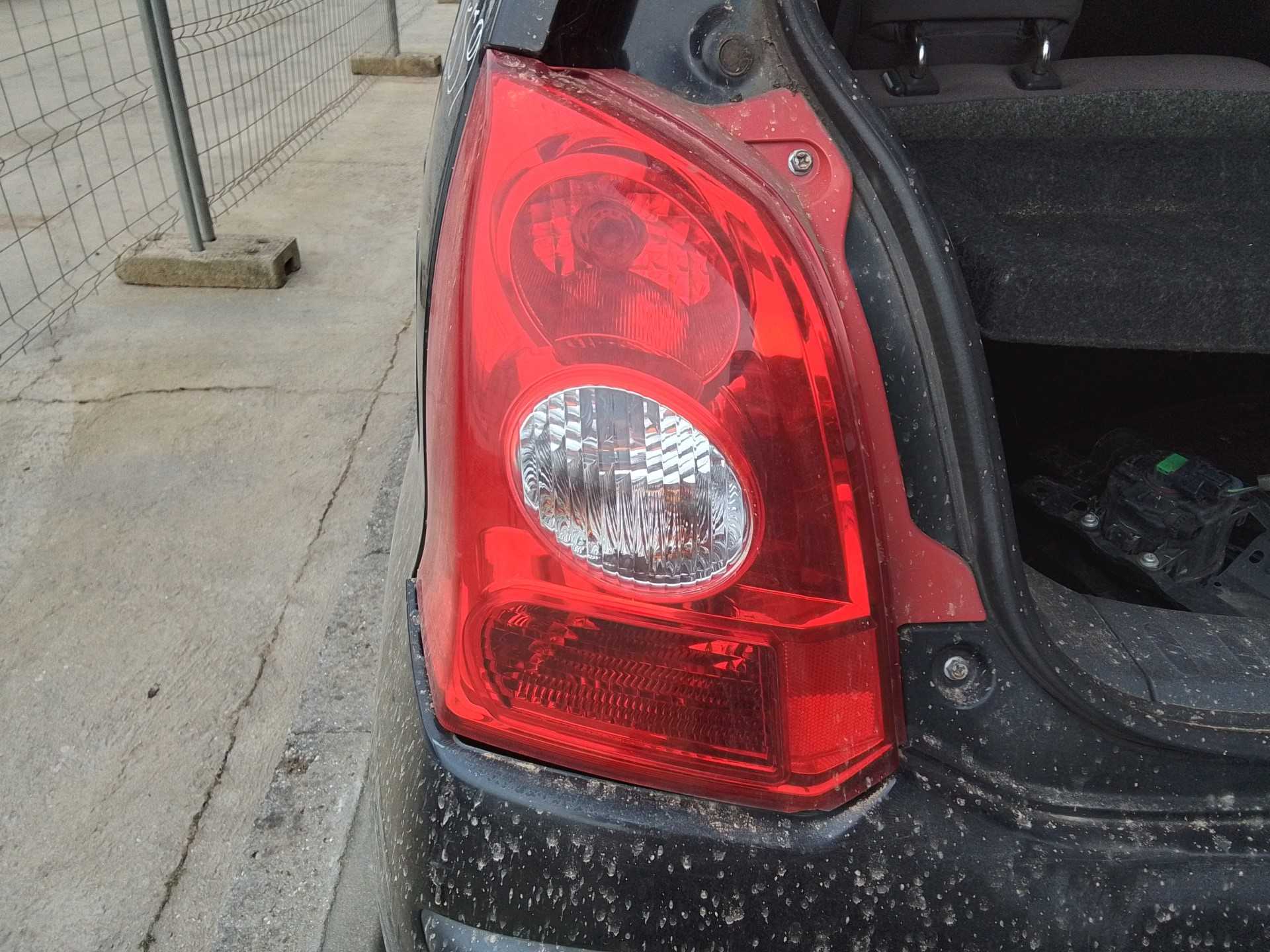Recambio de piloto trasero izquierdo para nissan pixo (uao) acenta referencia OEM IAM   