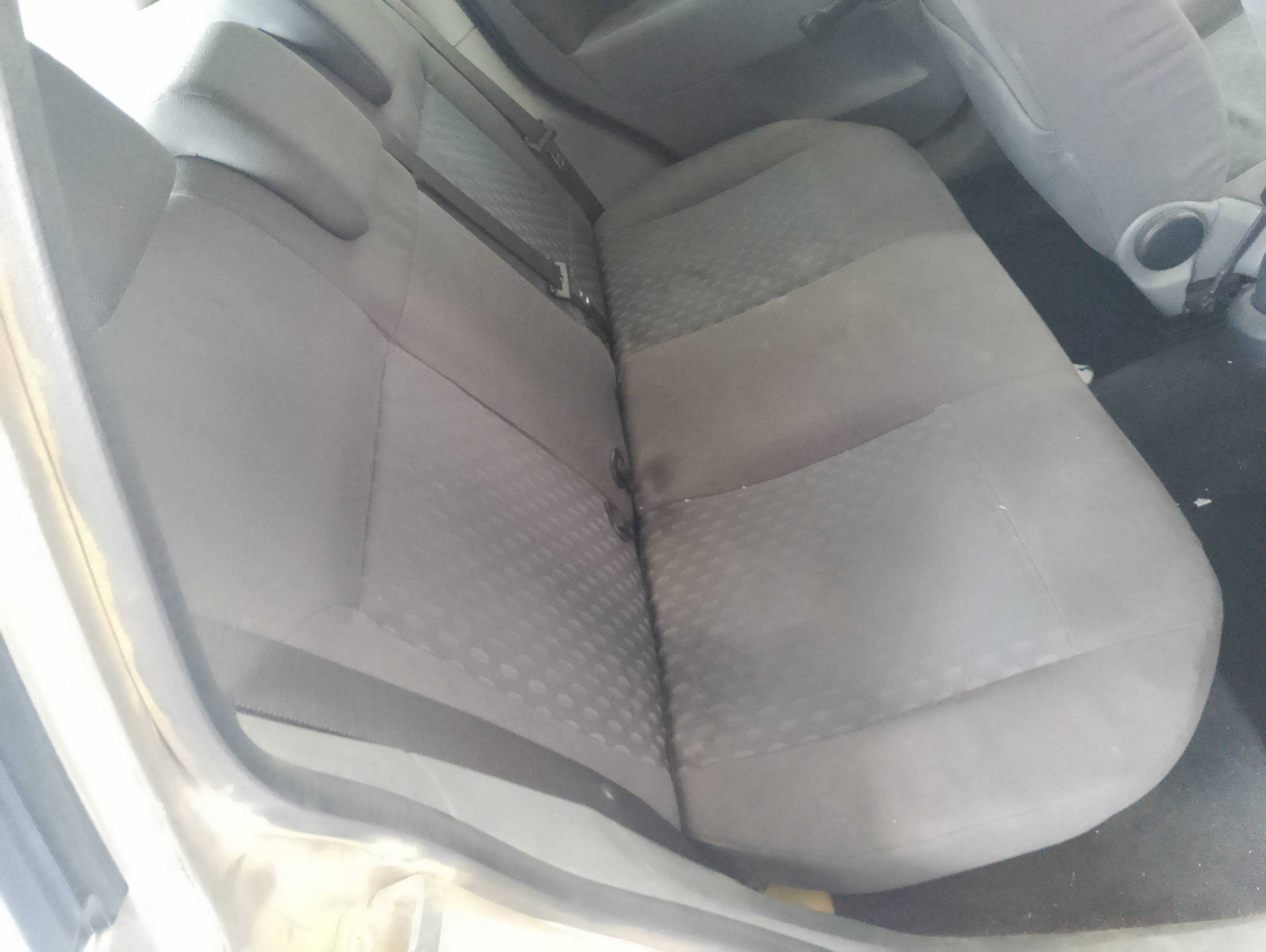 Recambio de asientos traseros para ford fiesta (cbk) ambiente referencia OEM IAM   