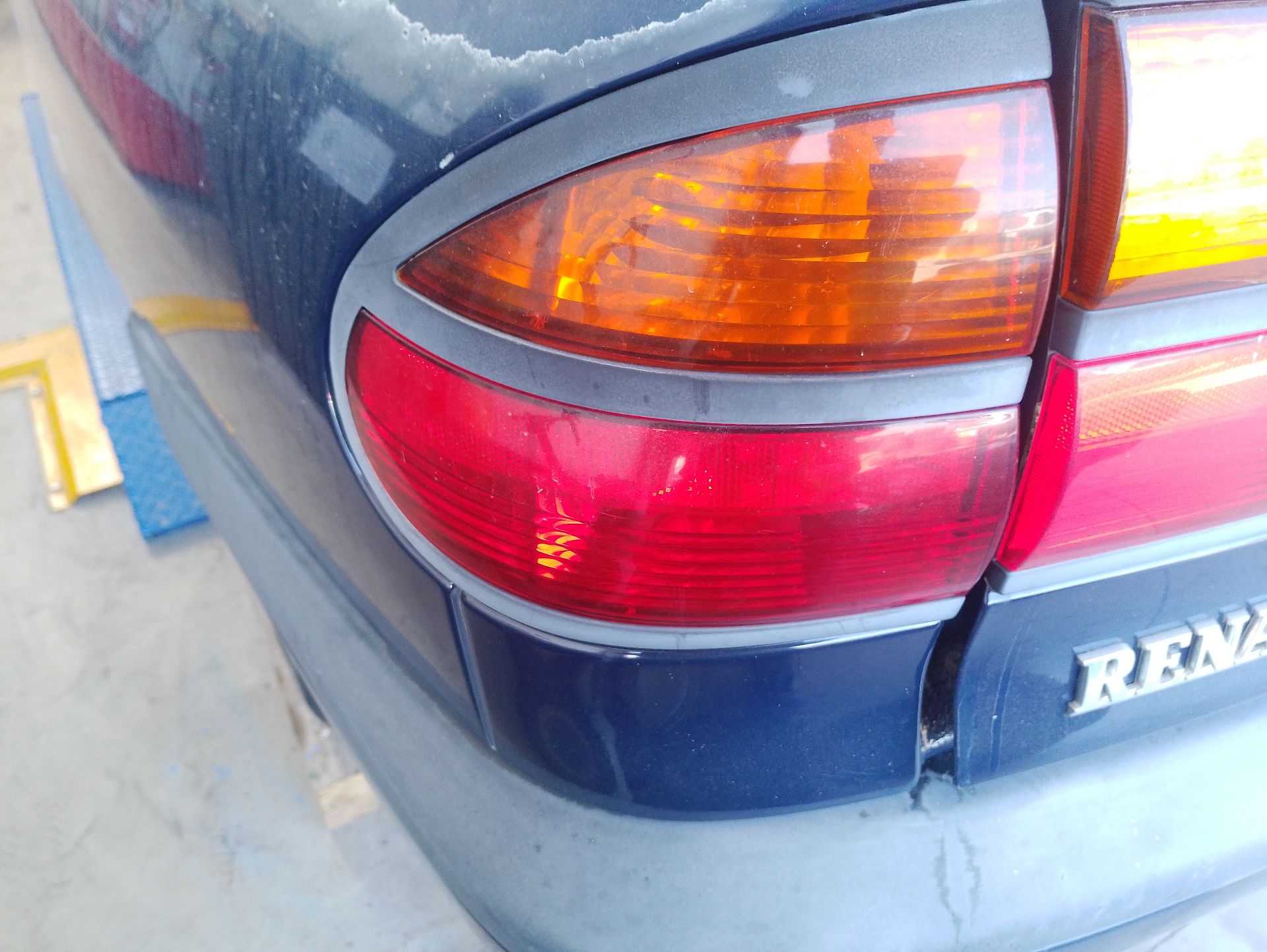 Recambio de piloto trasero izquierdo para renault laguna i (b56_, 556_) 1.9 dti (b56j) referencia OEM IAM 7701038275  