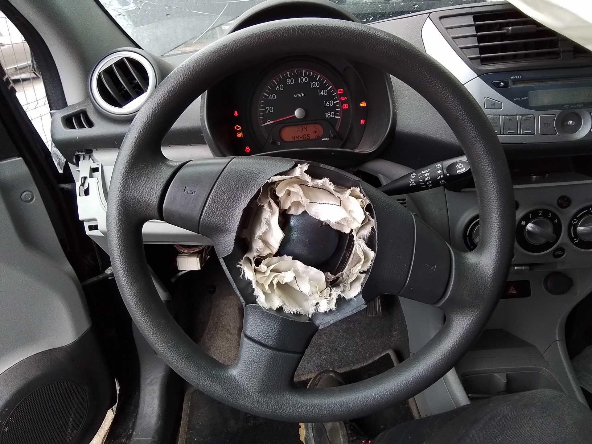 Recambio de volante para nissan pixo (uao) acenta referencia OEM IAM   