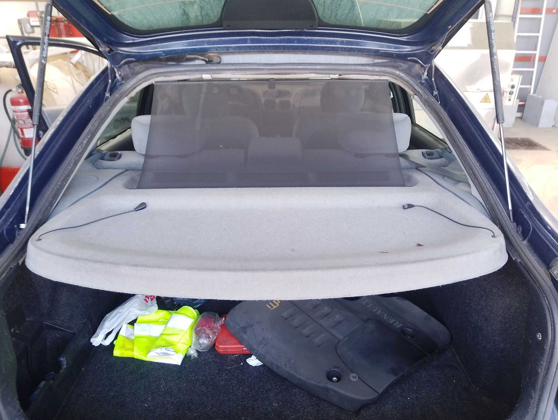 Recambio de bandeja trasera para renault laguna i (b56_, 556_) 1.9 dti (b56j) referencia OEM IAM 7701043867  