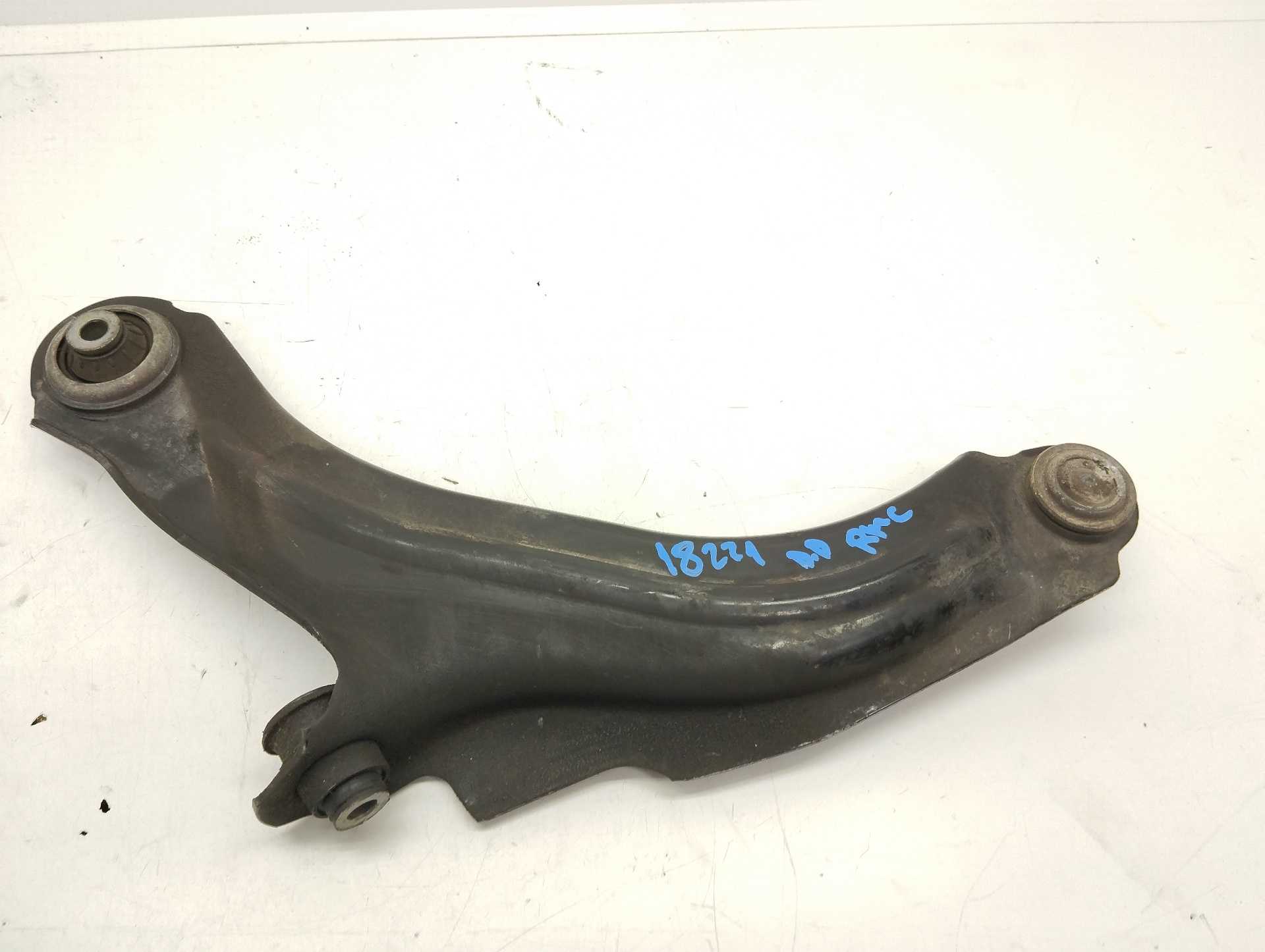 Recambio de brazo suspension inferior delantero derecho para renault clio iv referencia OEM IAM   