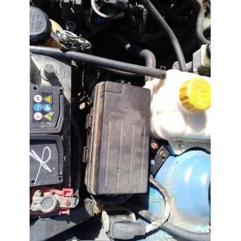 CAJA RELES / FUSIBLES 