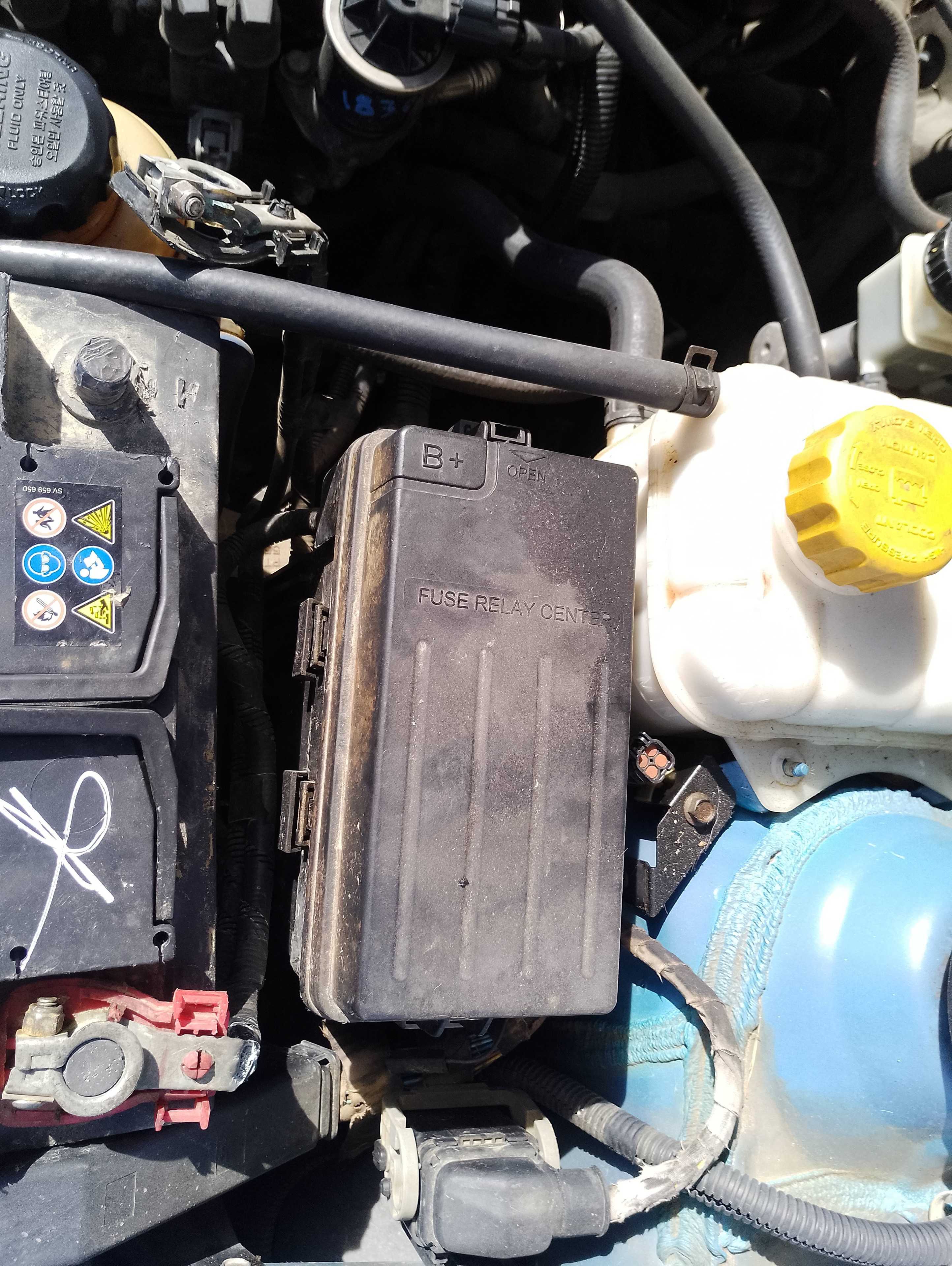 Recambio de caja reles / fusibles para daewoo nubira berlina se referencia OEM IAM   