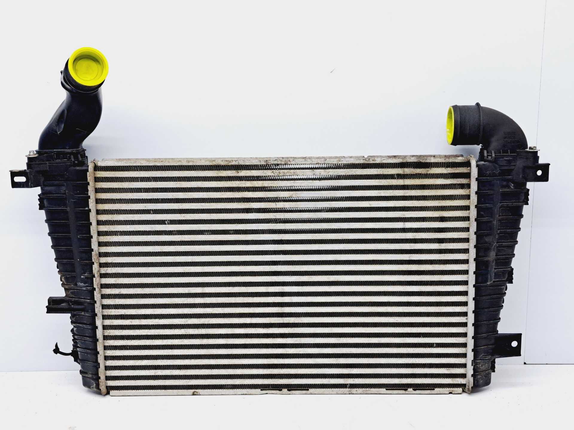 Recambio de intercooler para opel zafira b cosmo referencia OEM IAM 13223395  