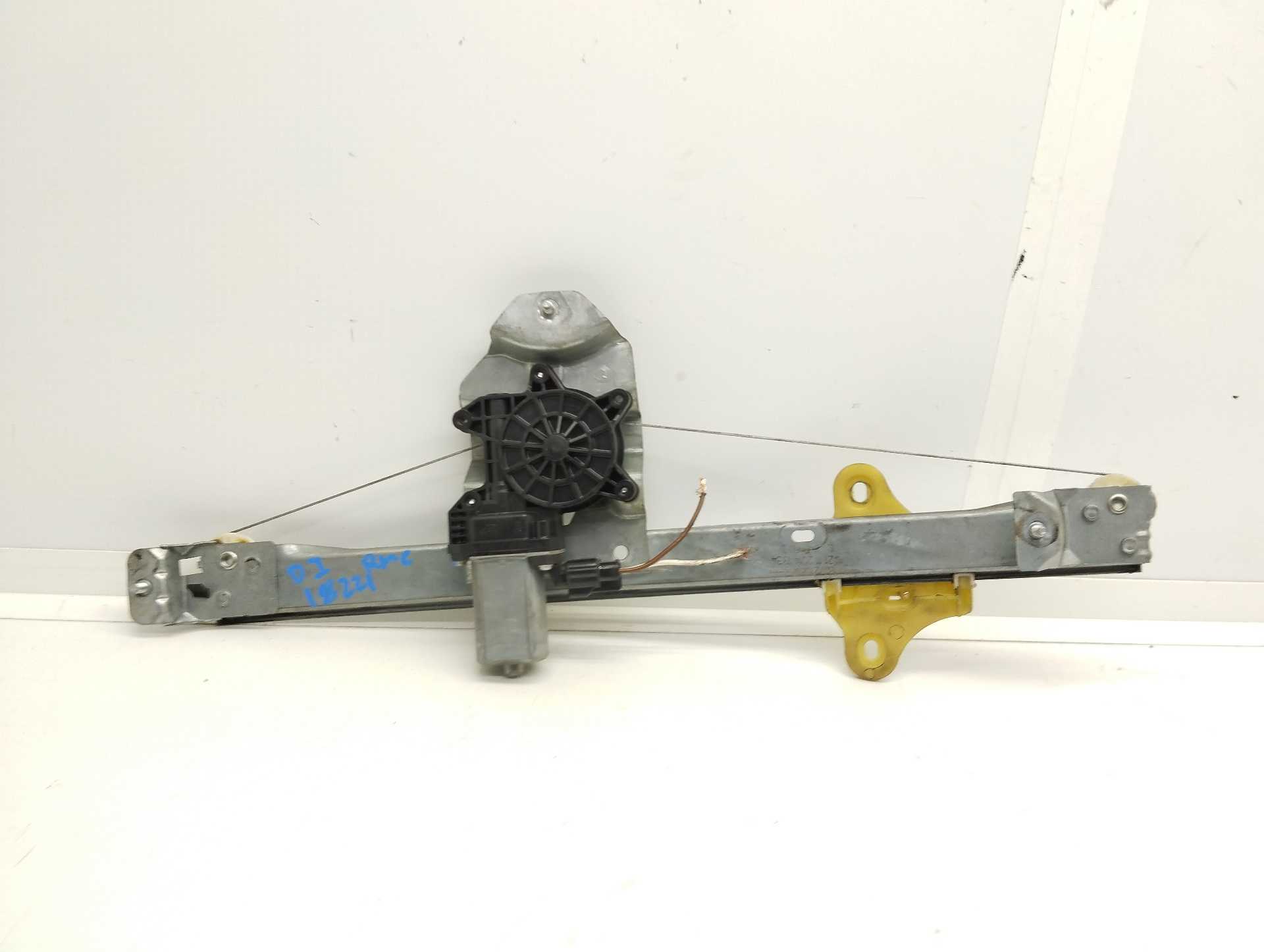 Recambio de elevalunas delantero izquierdo para renault clio iv referencia OEM IAM 807213867R  