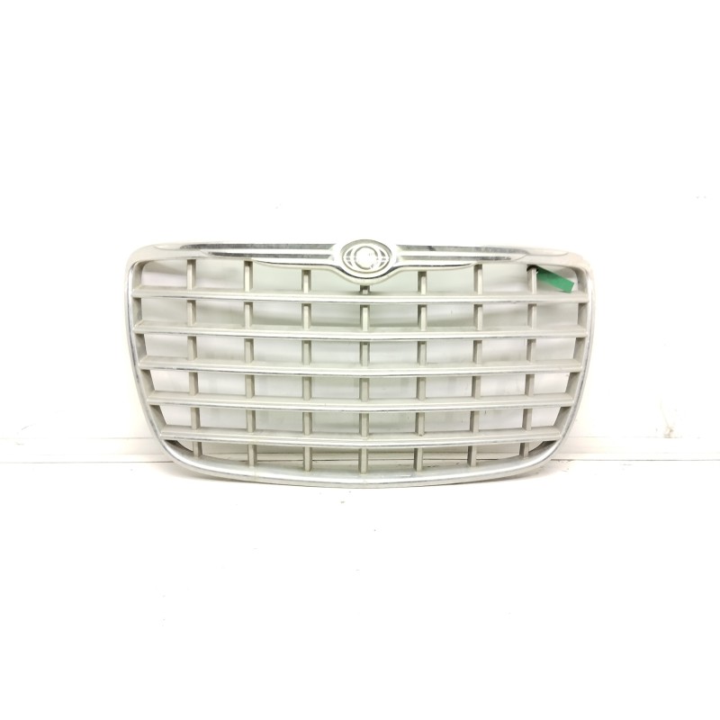 Recambio de rejilla delantera para chrysler 300 c 3.0 crd referencia OEM IAM 04805926AC  