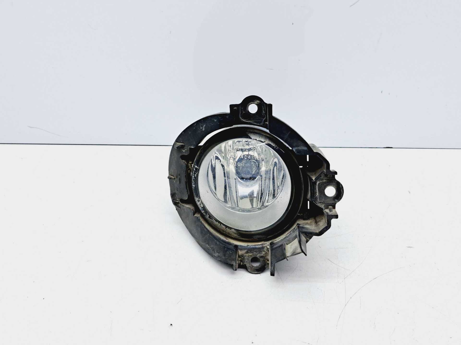 Recambio de faro antiniebla derecho para toyota avensis (t27) active referencia OEM IAM 812100D041 VALEO 