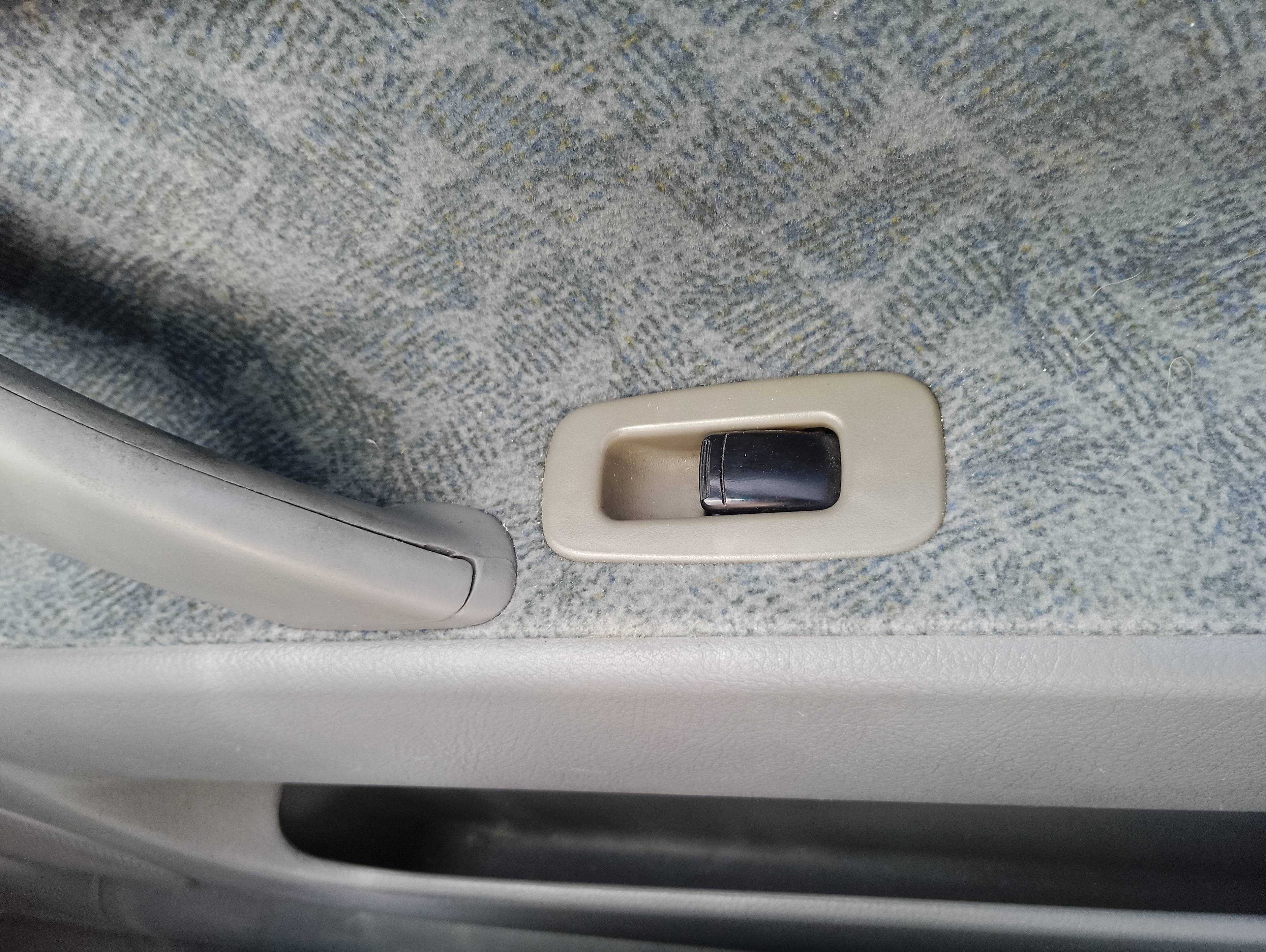 Recambio de mando elevalunas delantero derecho para daewoo nubira berlina se referencia OEM IAM   