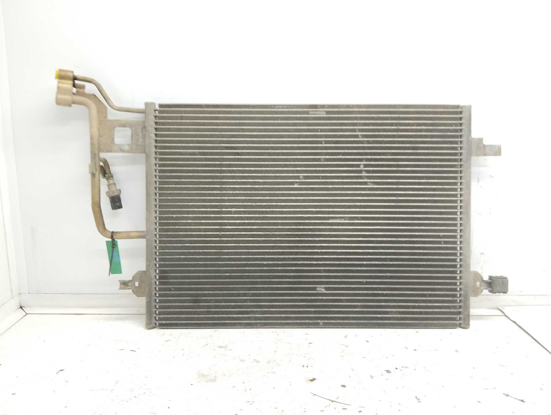 Recambio de condensador / radiador aire acondicionado para volkswagen passat berlina (3b3) advance referencia OEM IAM 3B0260401A