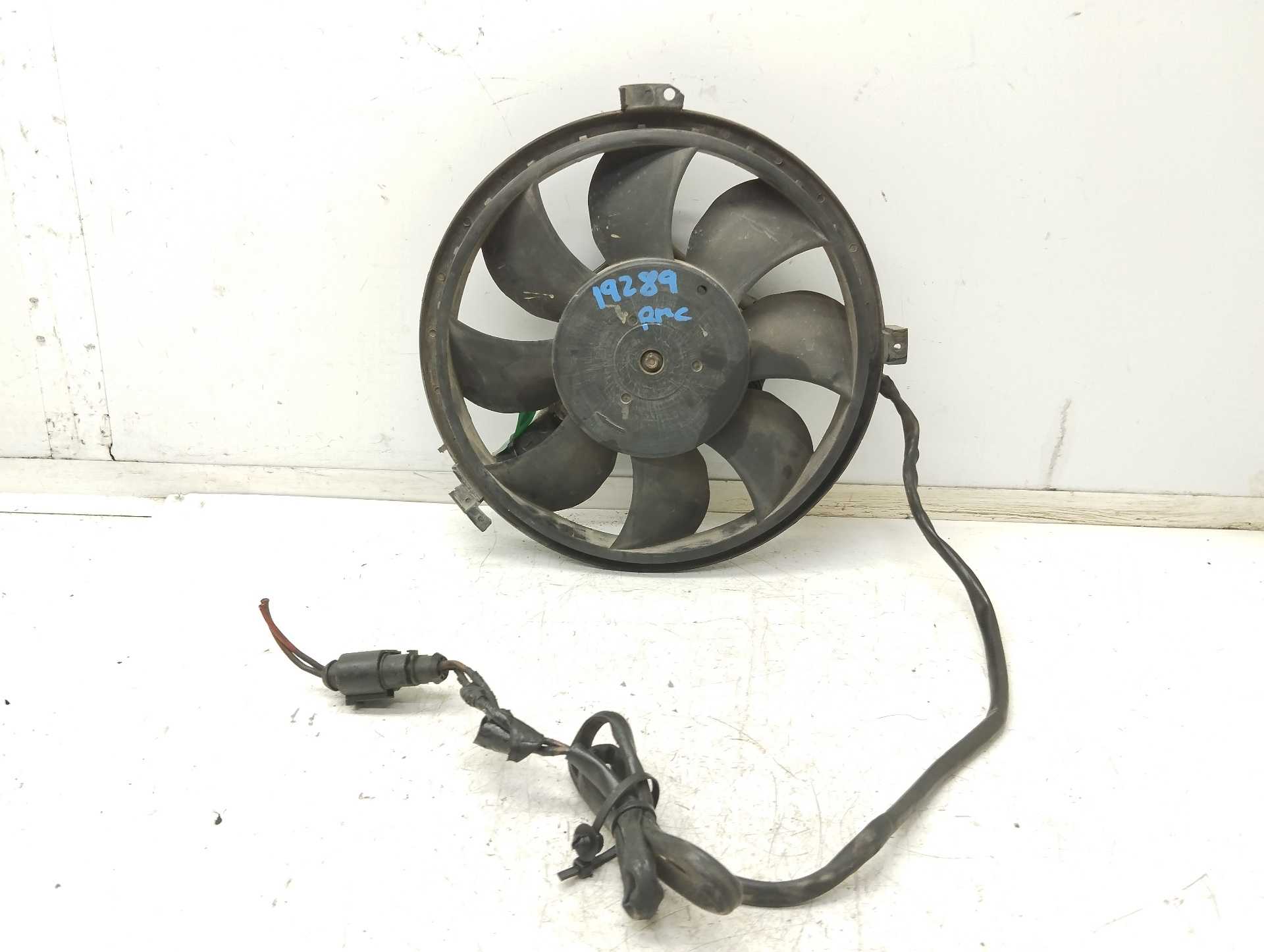 Recambio de electroventilador radiador aire acondicionado para volkswagen passat berlina (3b3) advance referencia OEM IAM  8D095