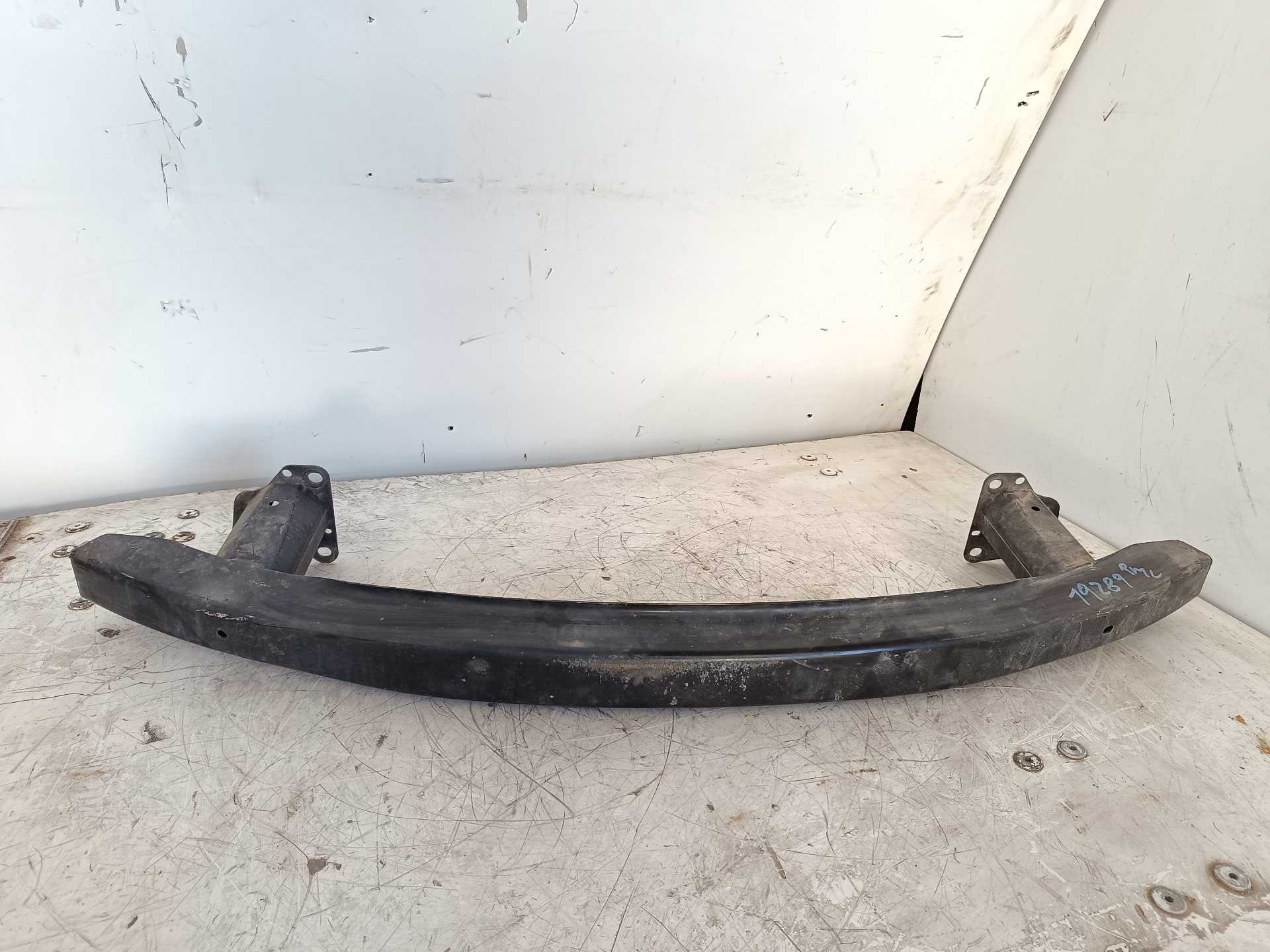 Recambio de refuerzo paragolpes delantero para volkswagen passat berlina (3b3) advance referencia OEM IAM  3B0807109A 