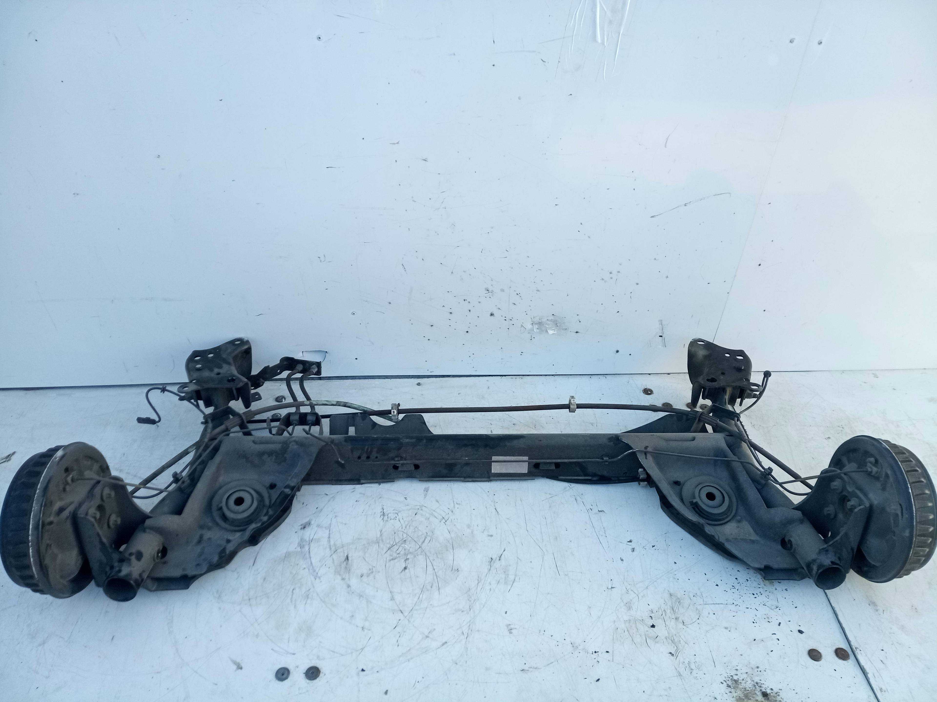 Recambio de puente trasero para renault clio iv referencia OEM IAM   