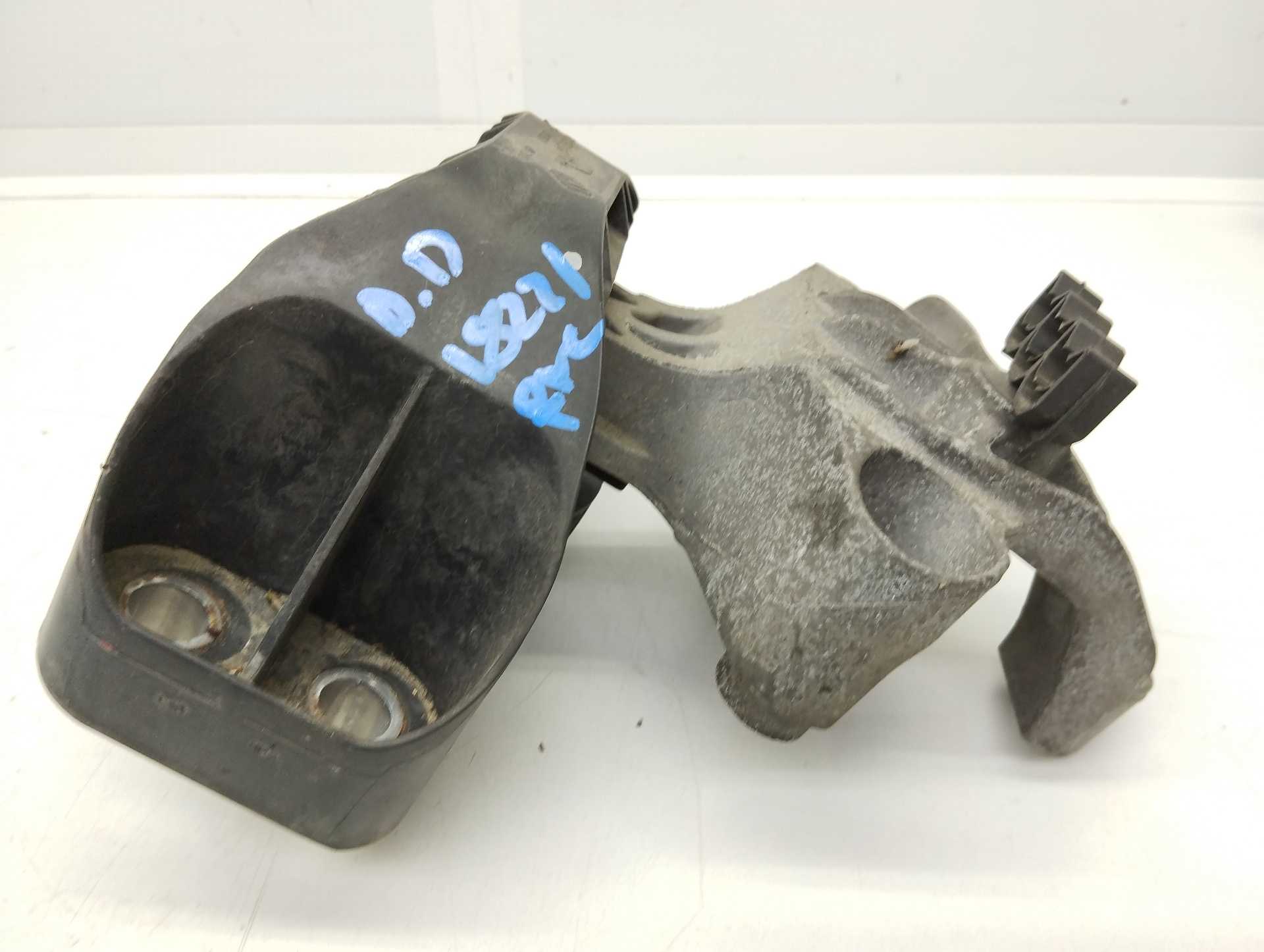 Recambio de soporte motor derecho para renault clio iv referencia OEM IAM   