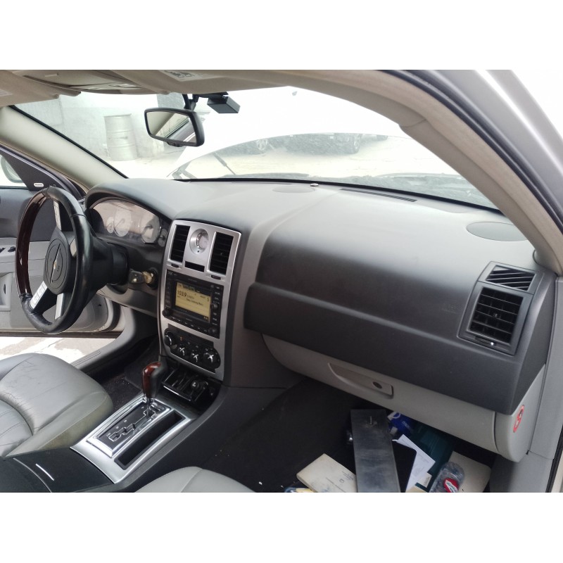 Recambio de salpicadero para chrysler 300 c 3.0 crd referencia OEM IAM   
