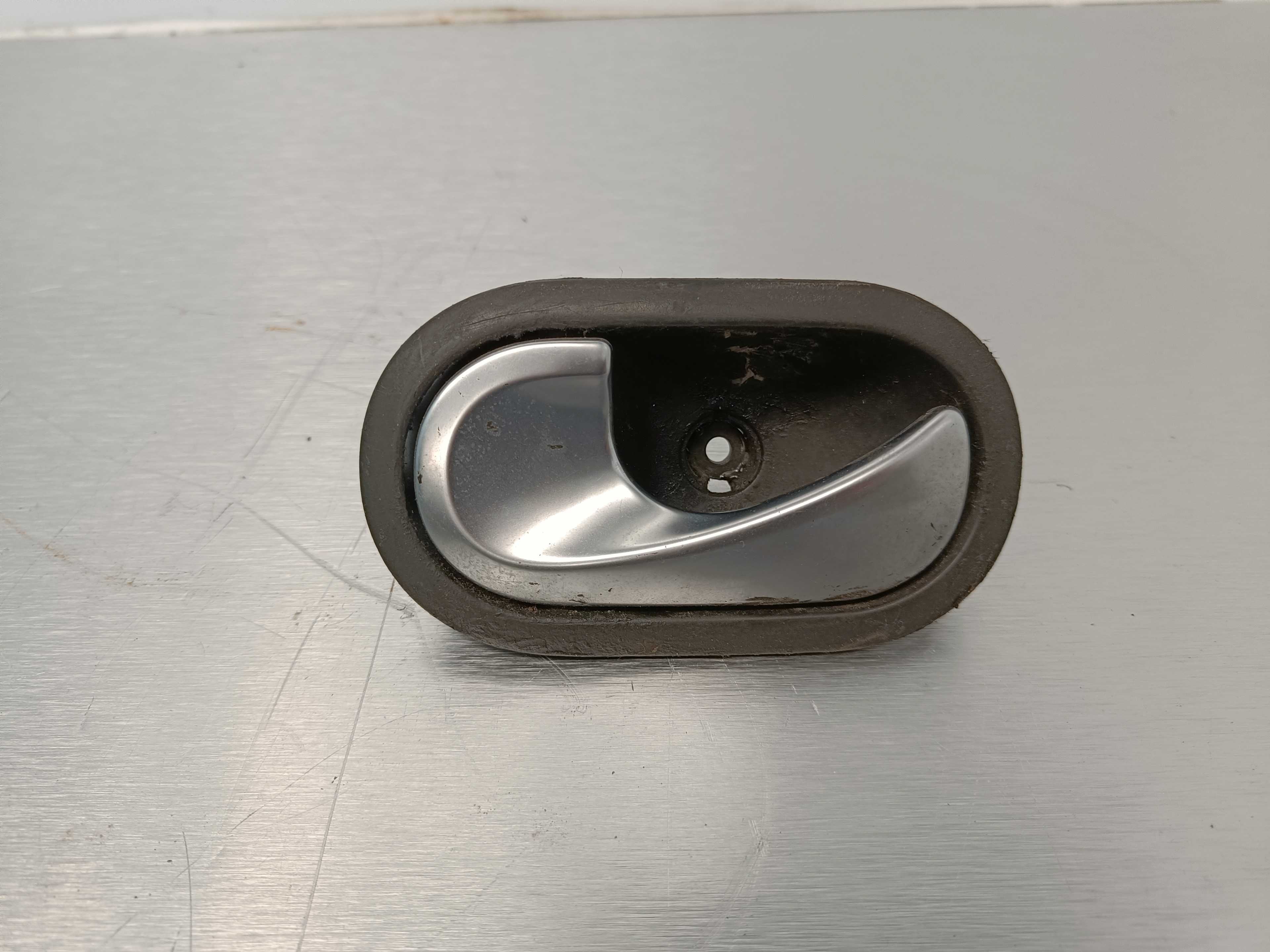Recambio de maneta interior delantera izquierda para renault megane ii berlina 5p confort authentique referencia OEM IAM   