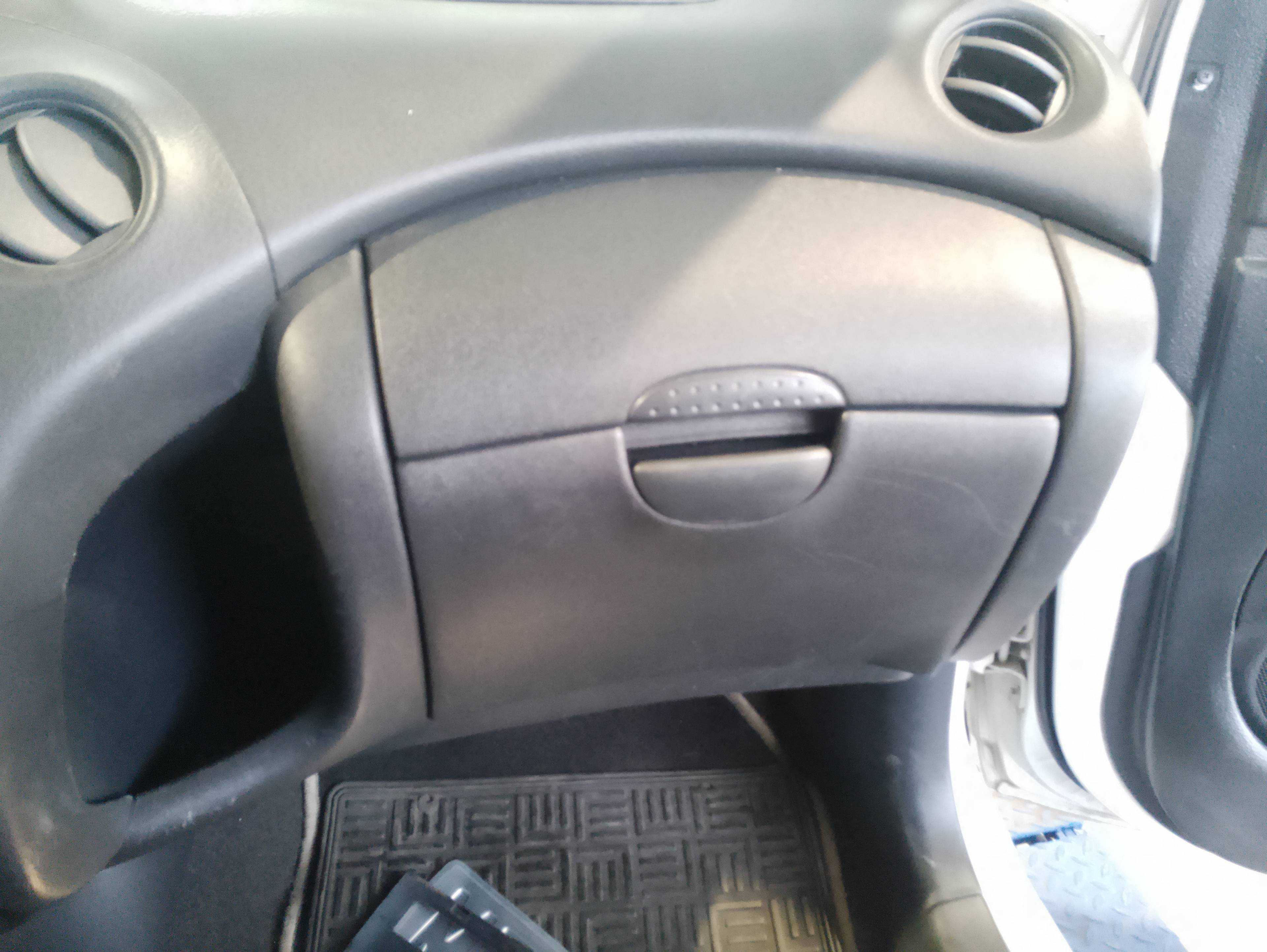 Recambio de guantera para toyota yaris (ncp1/nlp1/scp1) 1.3 expo referencia OEM IAM   