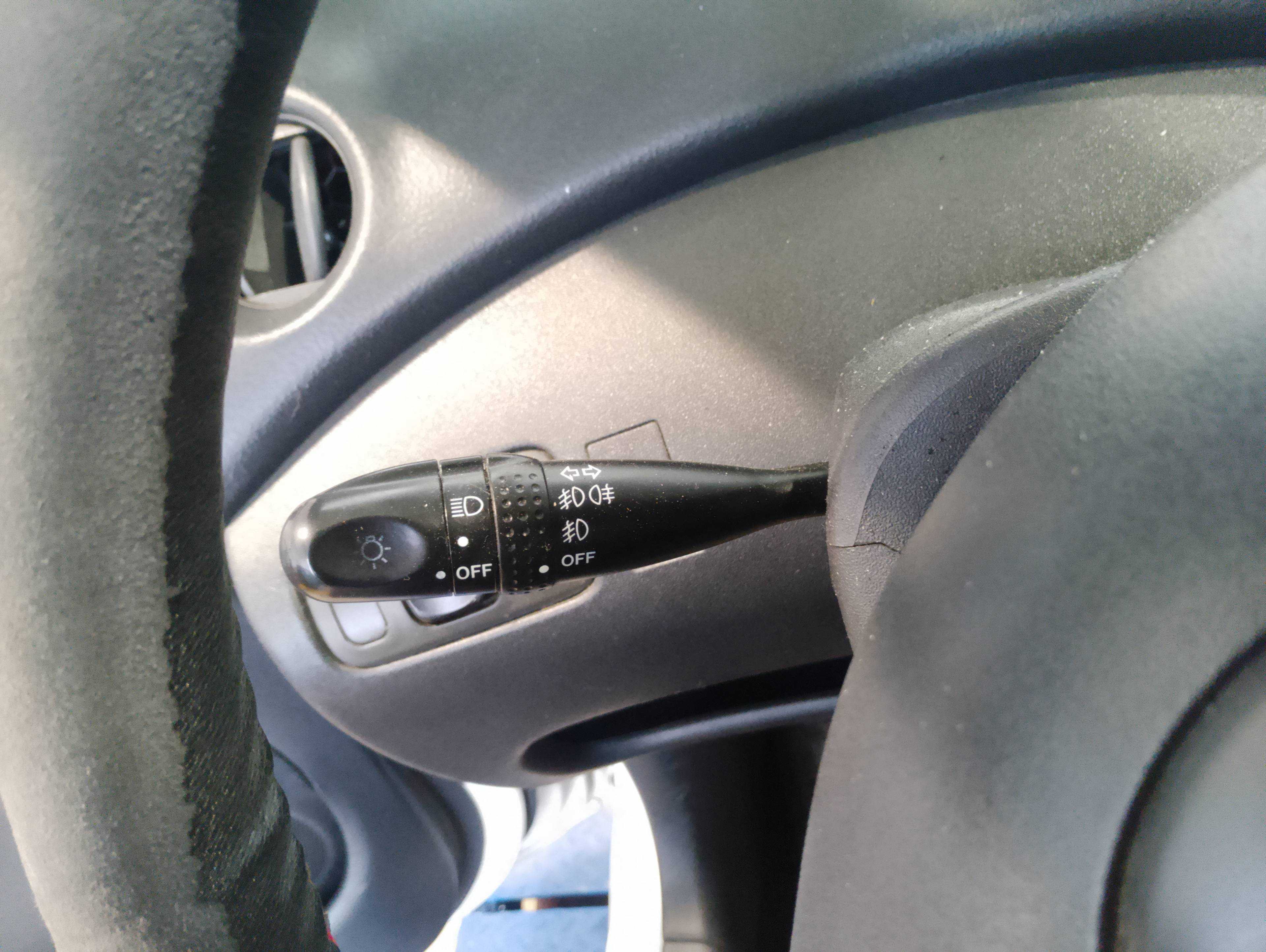 Recambio de mando intermitentes para toyota yaris (ncp1/nlp1/scp1) 1.3 expo referencia OEM IAM   