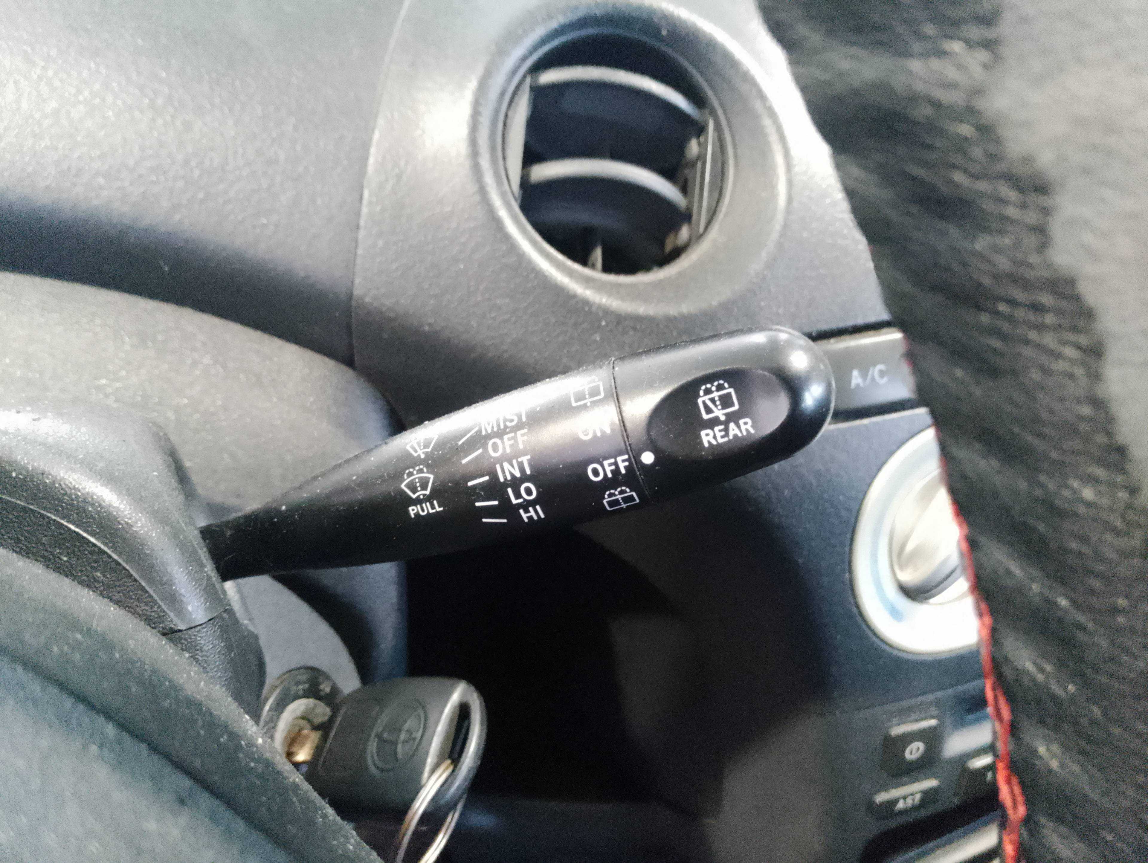 Recambio de mando limpia para toyota yaris (ncp1/nlp1/scp1) 1.3 expo referencia OEM IAM   