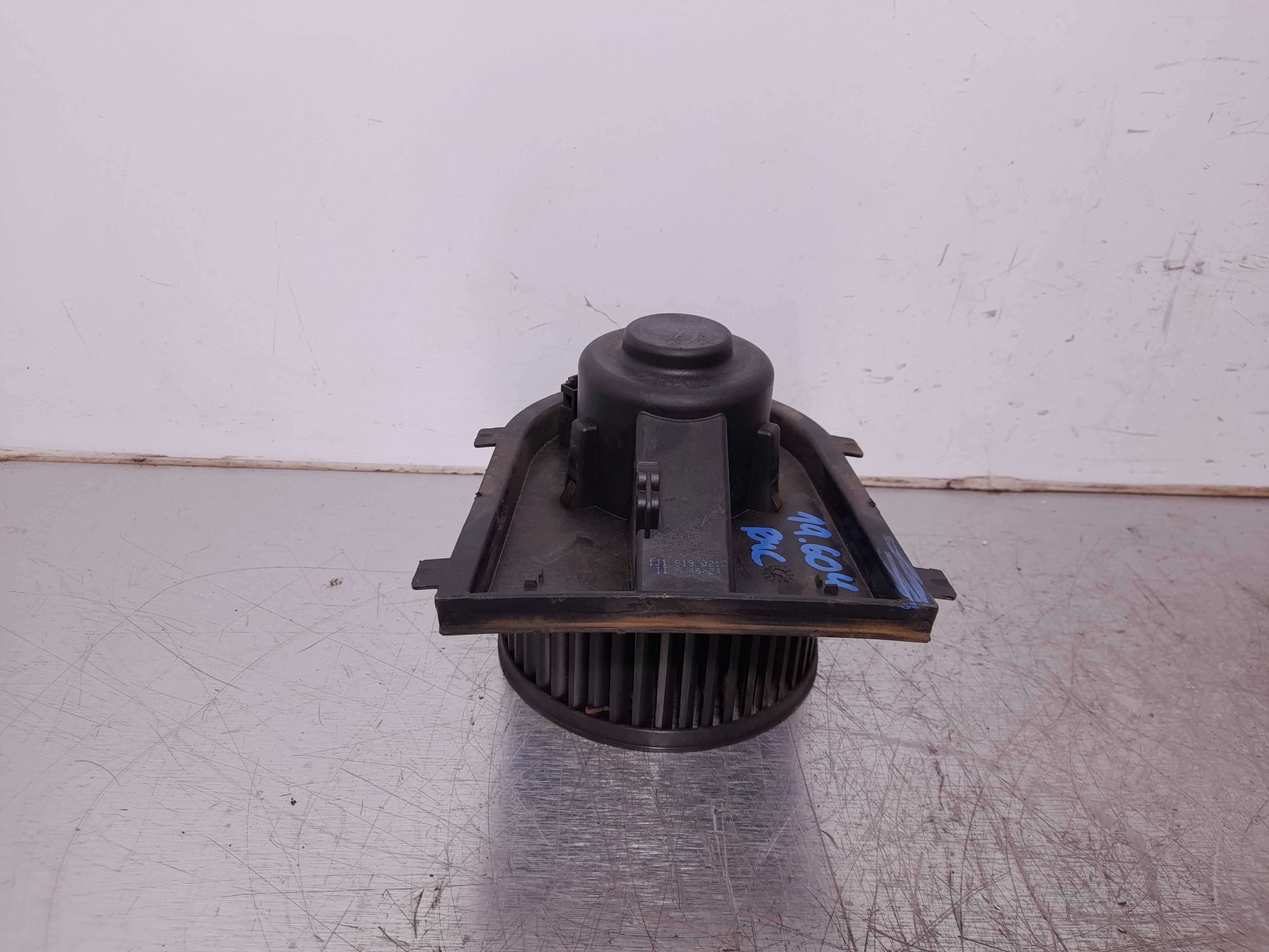 Recambio de motor calefaccion para seat leon (1m1) fr special edition referencia OEM IAM   