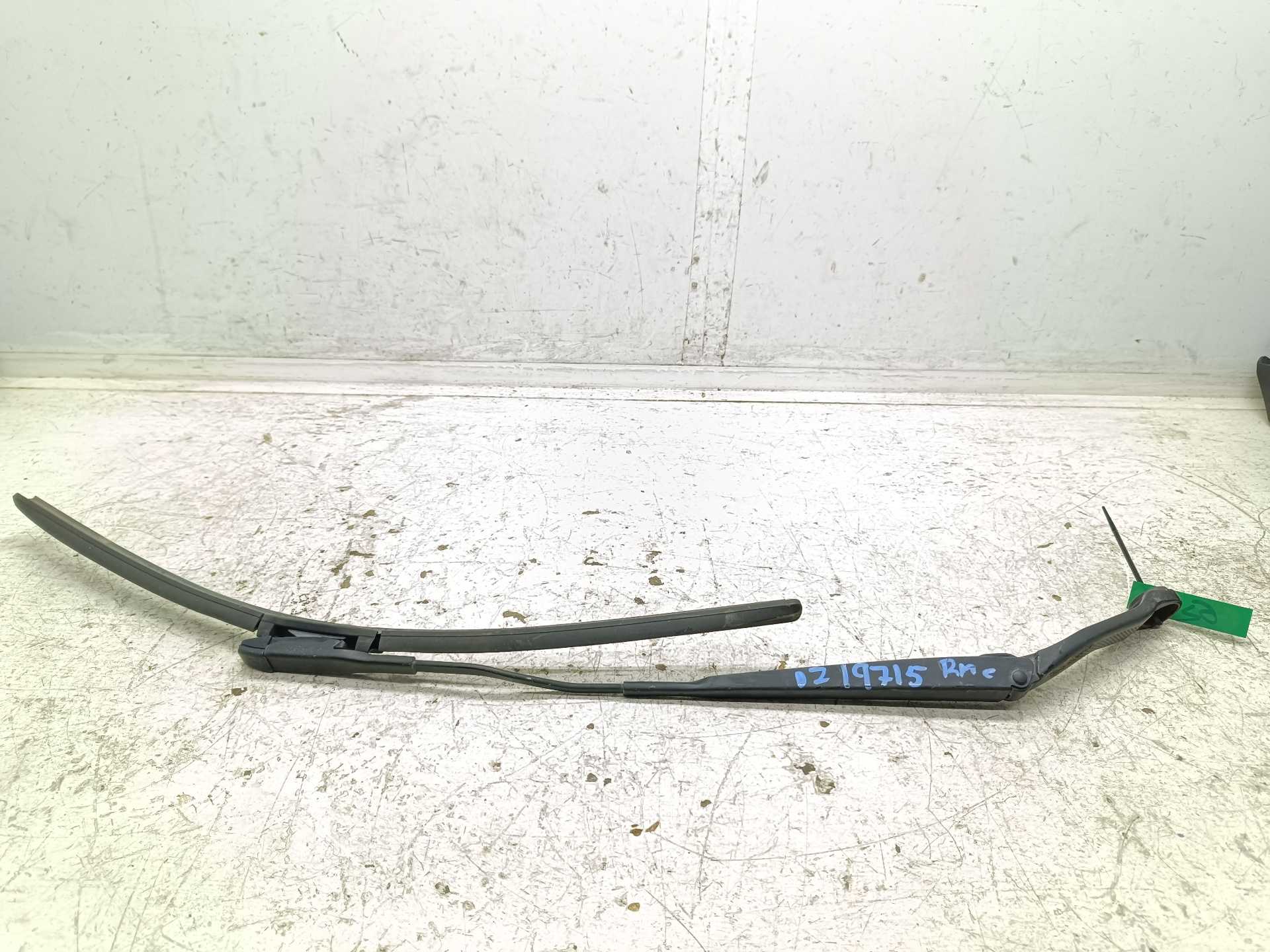 Recambio de brazo limpia delantero izquierdo para nissan qashqai (j10) acenta referencia OEM IAM 80017587  