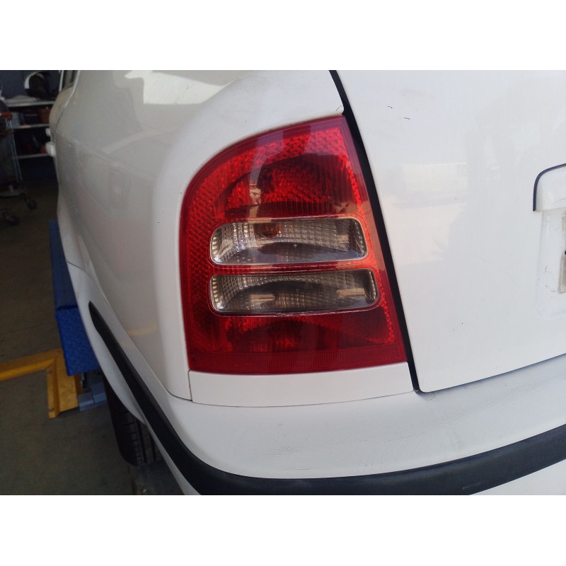 Recambio de piloto trasero izquierdo para skoda octavia ii (1z3) 1.9 tdi referencia OEM IAM 1U6945111A  
