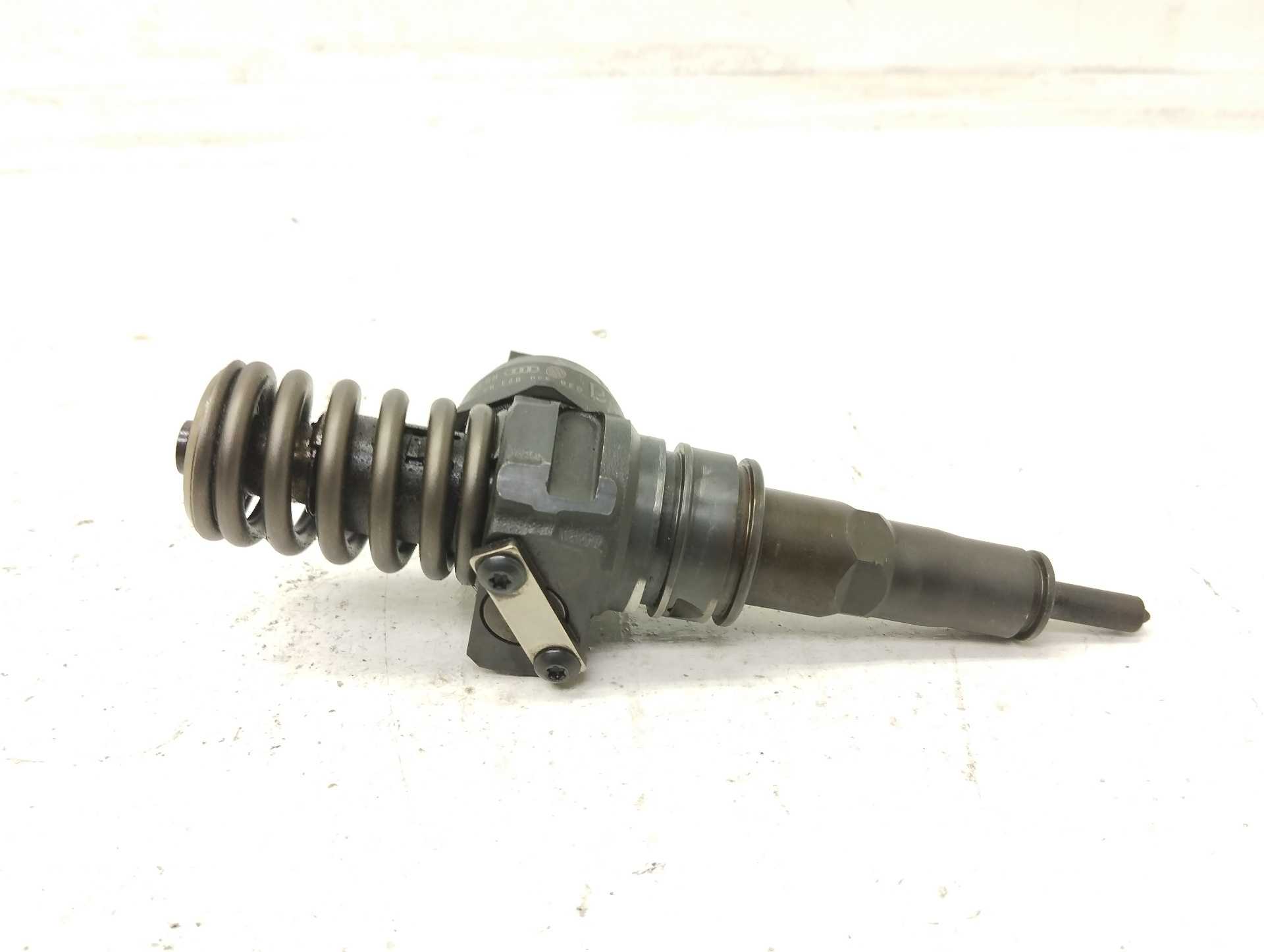 Recambio de inyector para volkswagen passat berlina (3b3) advance referencia OEM IAM 038130073BA 0414720216 