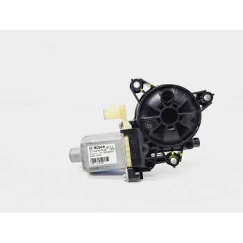 MOTOR ELEVALUNAS DELANTERO IZQUIERDO 82450J7000 F00S1W2276 BOSCH